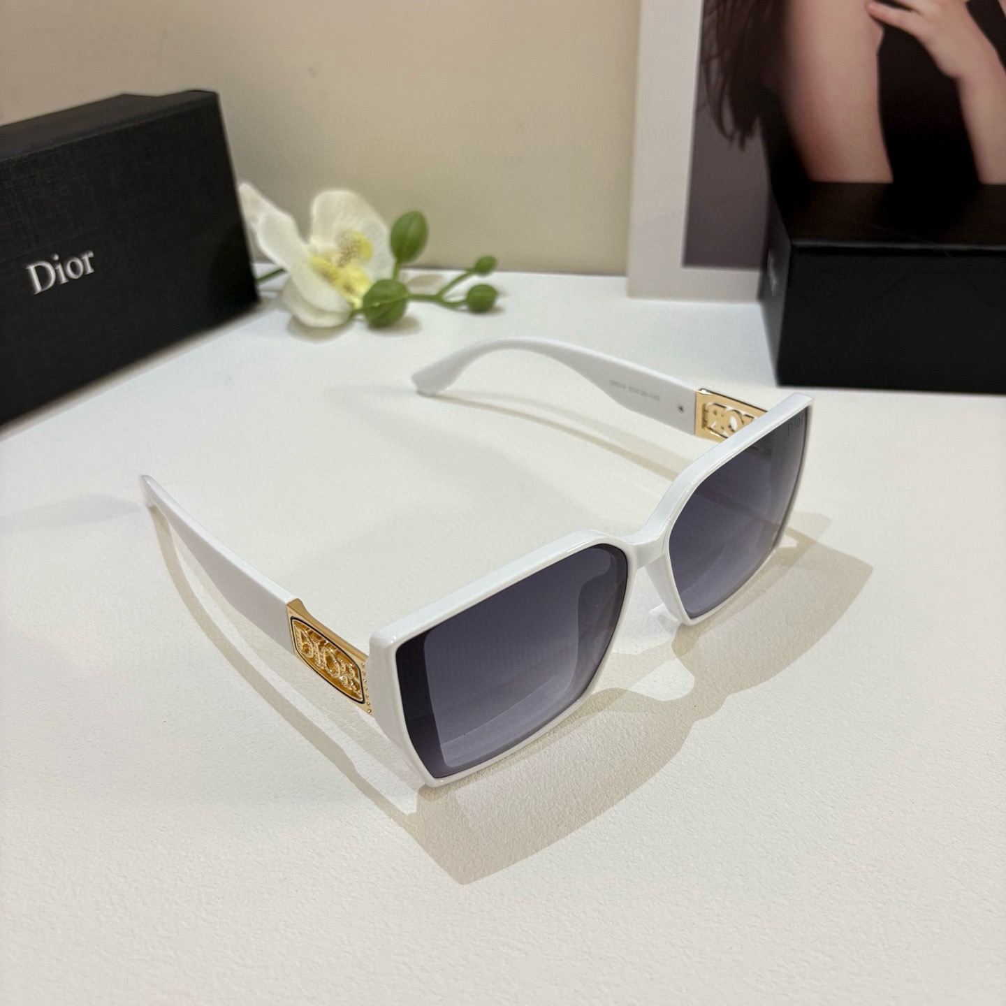 NO:925702,Dior Dior's new Xiaohongshu Douyin same style square frame sunglasses men's and women's sunglasses ins style internet celebrity fashion sunglasses glasses sunglasses sunglasses, glasses, dior, dior19860909Dior迪奥新款小红书抖音同款方框太阳镜 男女款墨镜ins风网红时尚太阳眼镜眼镜墨镜太阳镜,眼镜,dior,dior,glasses