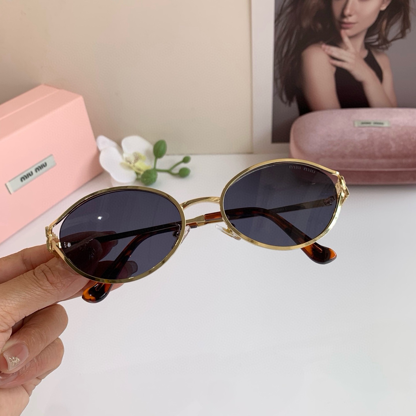 NO:925764,MIUMIU new high-end small frame sunglasses, slim and suitable for girls with small faces, glasses, sunglasses, sunglasses, glasses, miumiu19860909缪缪MIUMIU 新款高级感小框太阳眼镜 巨显瘦适合小脸型女生 眼镜墨镜太阳镜,眼镜,miumiu,glasses