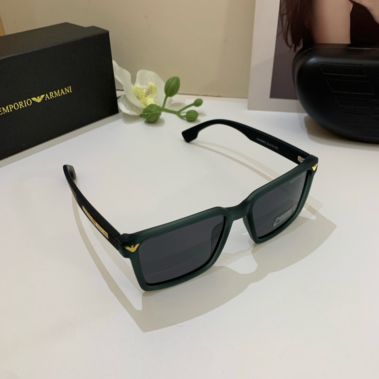 NO:825119,EMPORIO ARMANI Armani's new resin square frame men's and women's sunglasses, European and American fashion big-name trend glasses, comfortable driving and travel sunglasses!  glasses sunglasses sunglasses,glasses,armani,armani19860909EMPORIO ARMANI 阿玛尼 新款树脂方框男女太阳镜 欧美时尚大牌潮流眼镜 佩戴舒适驾驶旅游墨镜！眼镜墨镜太阳镜,眼镜,armani,armani,glasses
