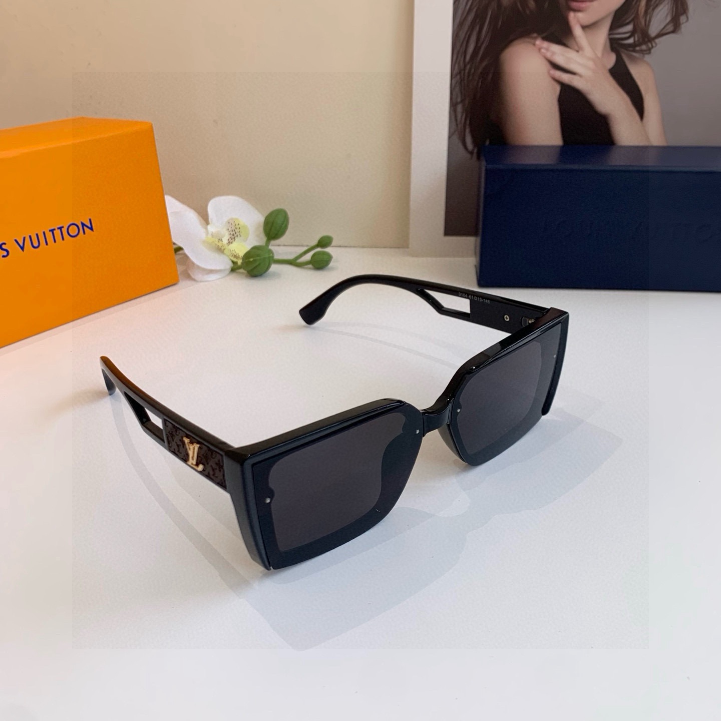 NO:825129,LV Louis Vuitton's new square-frame sunglasses with the same style as the Internet celebrity, fashionable, personalized and versatile trendy sunglasses!  glasses, sunglasses, sunglasses, glasses, louis vuitton, louis vuitton19860909LV路易威登 新款网红同款方框太阳镜 时尚个性百搭潮流太阳眼镜！眼镜墨镜太阳镜,眼镜,louis vuitton,louis vuitton,glasses
