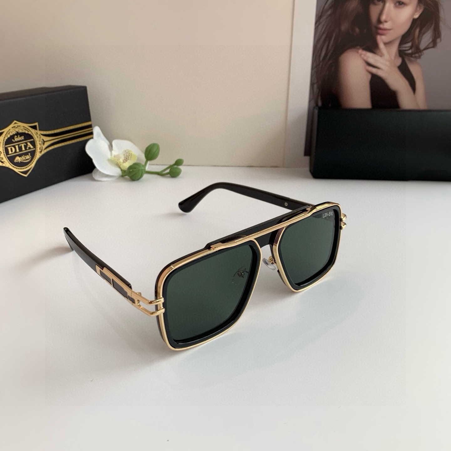 NO:825138,DITA Dita has the same style sunglasses for many celebrities. Square-frame sunglasses. The toad-shaped sunglasses with excellent metallic texture are a timeless choice!  glasses, sunglasses, glasses19860909DITA蒂塔 众多明星同款太阳镜 方框墨镜 金属质感极佳的蛤蟆型是永不过时的选择 ！眼镜墨镜太阳镜,眼镜,glasses