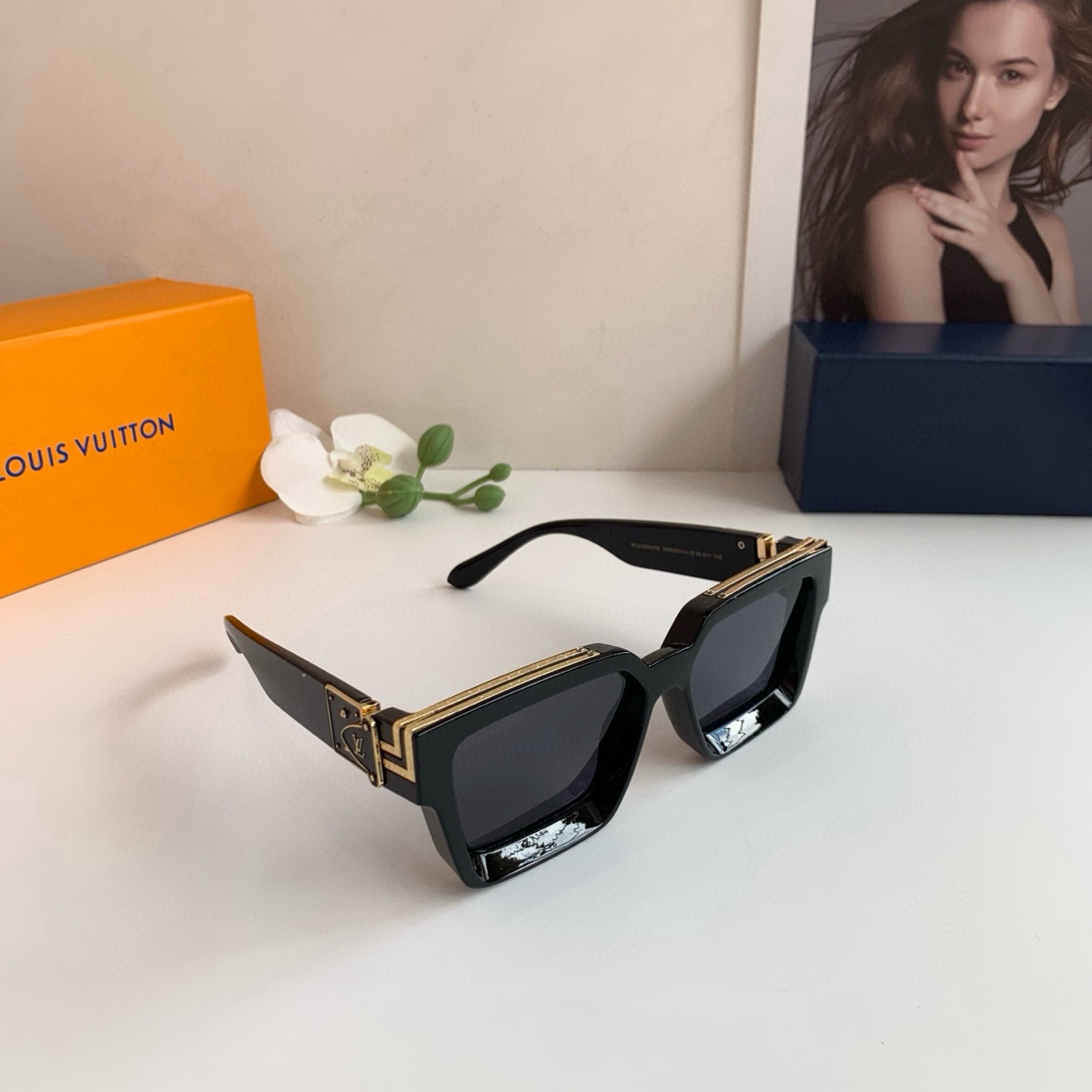 NO:825128,LV Louis Vuitton Classic Series Square Frame Sunglasses, cool and handsome, very popular on the street, good-looking, super stylish and small in face, unisex model!  glasses, sunglasses, sunglasses, glasses, louis vuitton, louis vuitton19860909LV路易威登 经典系列方框太阳眼镜 酷帅炸街 ,好看上脸超大气显脸小 男女通用款！眼镜墨镜太阳镜,眼镜,louis vuitton,louis vuitton,glasses