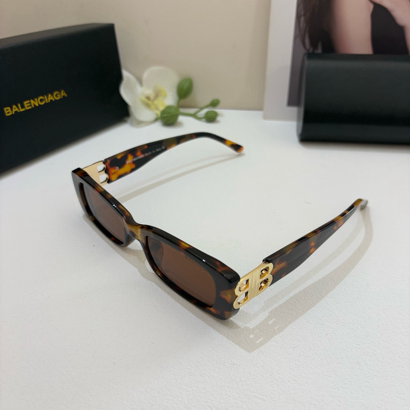 NO:953083,BALENCIAGA (Balenciaga) 2025 new star small square frame sunglasses, fashionable men's and women's sunglasses, modified slimming anti-UV sunglasses, sunglasses, sunglasses, glasses, balenciaga, balenciaga19860909BALENCIAGA（巴黎世家）2025新款明星同小方框太阳镜 时尚男女款墨镜 修饰显瘦防紫外线太阳镜眼镜墨镜太阳镜,眼镜,balenciaga,balenciaga,glasses