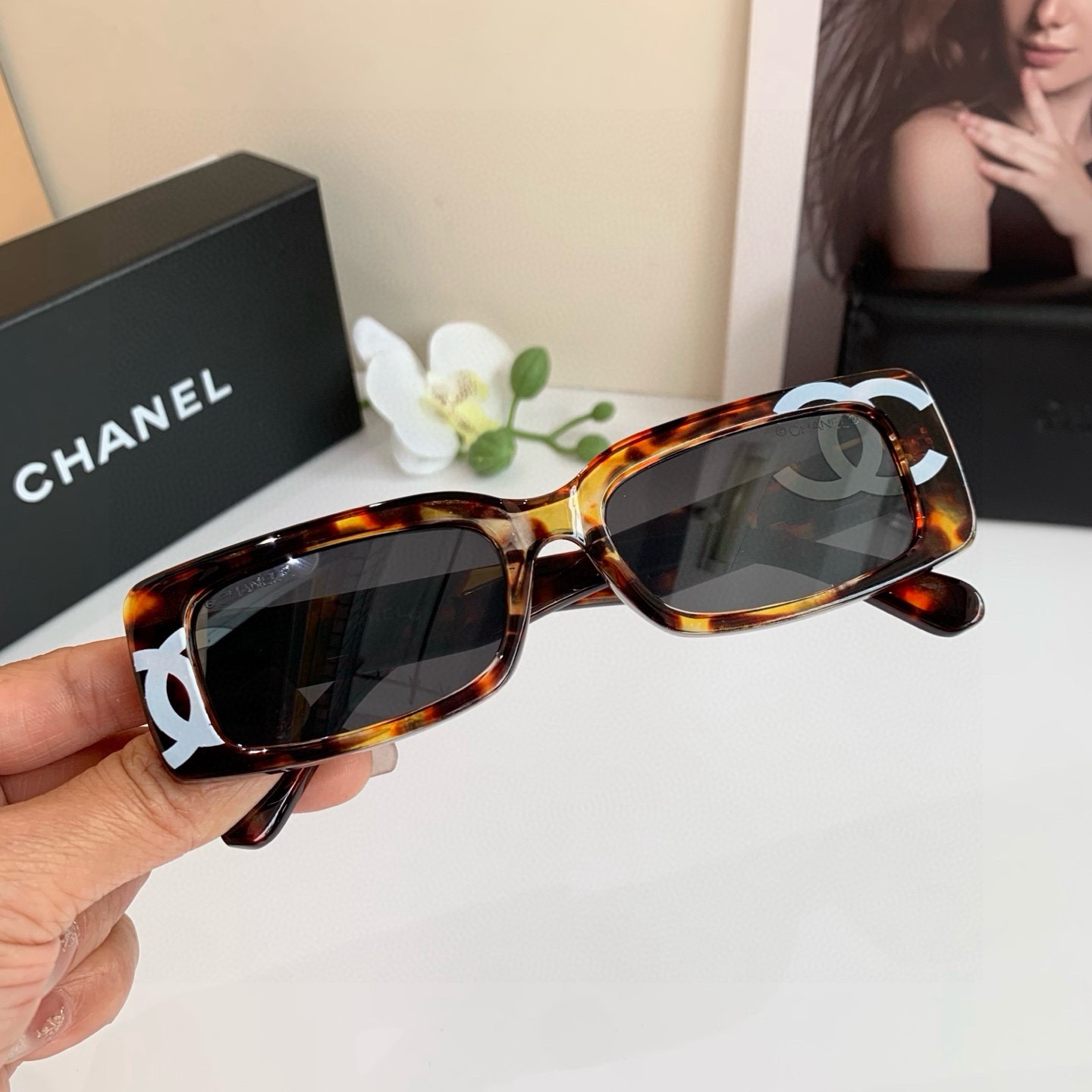 NO:953187,CHANEL Chanel small square-frame sunglasses, stylish French-style retro anti-UV printed sunglasses, available in multiple colors!  glasses, sunglasses, sunglasses, glasses, chanel, chanel19860909CHANEL 香奈儿 小方框墨镜 时尚法式氛围复古防紫外线印花太阳眼镜 多色可选！眼镜墨镜太阳镜,眼镜,chanel,chanel,glasses