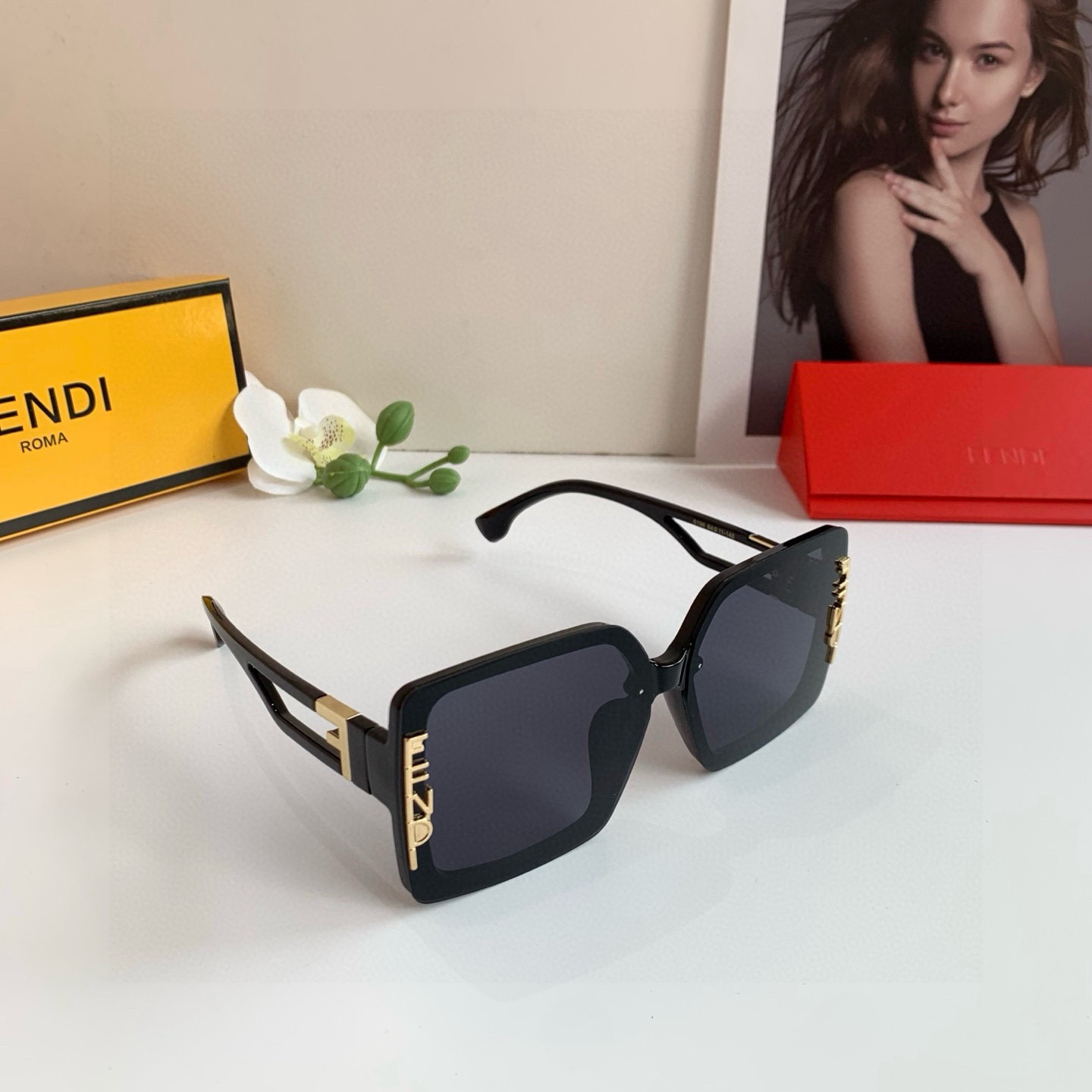 NO:885065,FENDI Fendi's new large square frame sunglasses, fashionable sunshade sunglasses, the trend king, can be worn by both men and women ~ the most versatile style!  glasses, sunglasses, sunglasses, glasses, fendi, fendi19860909FENDI芬迪 新款大方框太阳镜 时尚遮阳墨镜 潮流王 男女都可以戴噢~最百搭的款式！眼镜墨镜太阳镜,眼镜,fendi,fendi,glasses