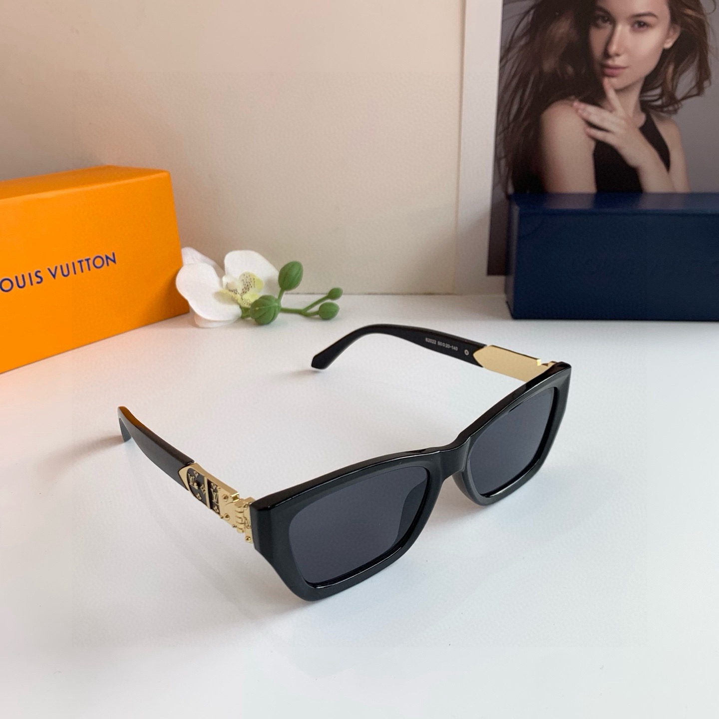 NO:865165,LV Louis Vuitton Korean style sunglasses, the same style as the internet celebrity, large frame fashionable personality and versatile trendy glasses!  A must-have artifact for traveling!  glasses, sunglasses, sunglasses, glasses, louis vuitton, louis vuitton19860909LV 路易威登 韩版墨镜网红同款太阳镜 大框时尚个性百搭潮流眼镜！出游必备神器！眼镜墨镜太阳镜,眼镜,louis vuitton,louis vuitton,glasses