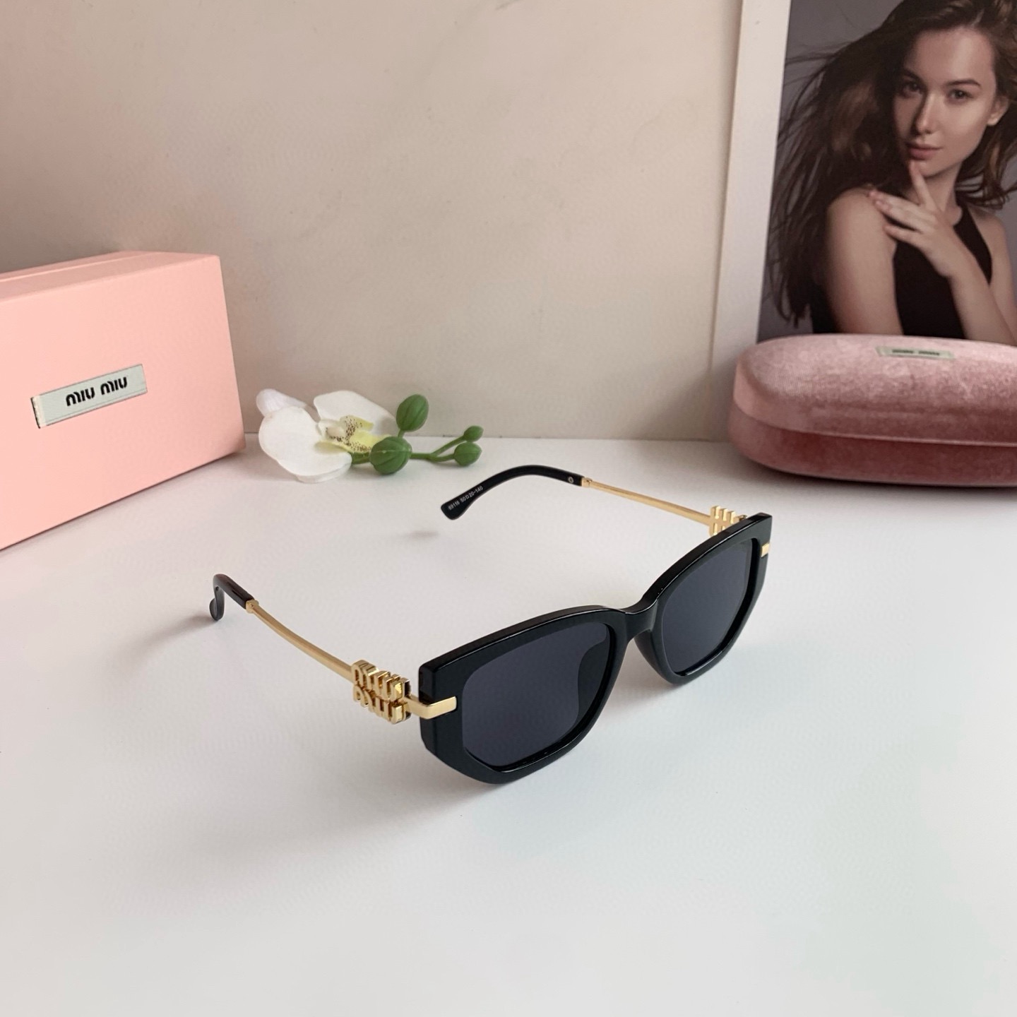 NO:865317,miumiu square-frame sunglasses for men and women from big-name European and American brands, anti-UV sunglasses, recommended by many Internet celebrities!  glasses, sunglasses, sunglasses, glasses, miumiu19860909miumiu缪缪 欧美大牌男女款方框太阳眼镜 防紫外线墨镜 众多网红推荐款！眼镜墨镜太阳镜,眼镜,miumiu,glasses