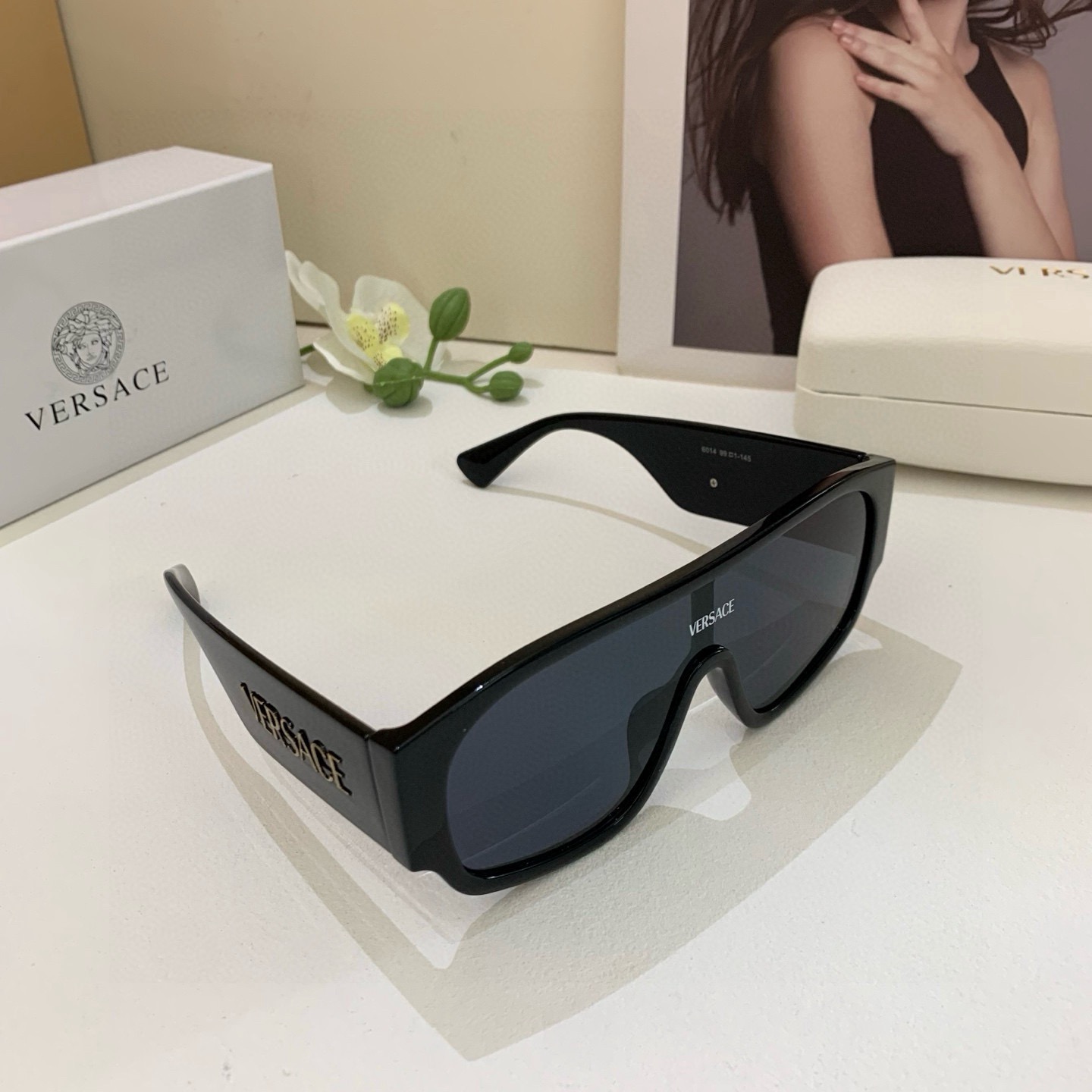 NO:865295,VERSACE Versace 2025 new large-frame polarized sunglasses, high-quality sunglasses, sun visors for men and women, comfortable to wear, a must-have artifact for travel!  glasses sunglasses sunglasses,glasses,versace,versace19860909VERSACE范思哲2025新款大框偏光墨镜 高品质太阳镜 男女同款遮阳镜 佩戴舒适 出游必备神器！眼镜墨镜太阳镜,眼镜,versace,versace,glasses