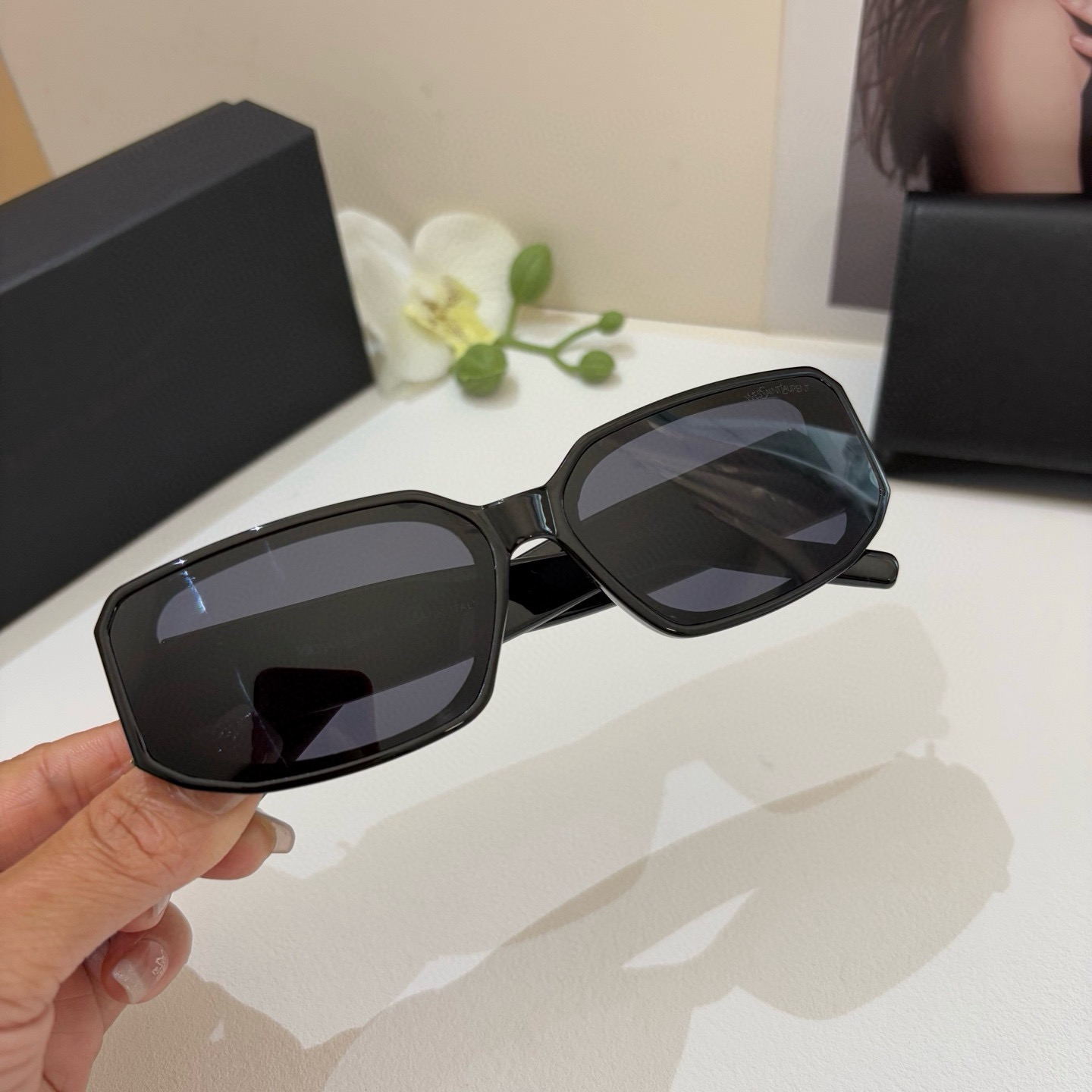 Солнечные очки Saint Laurent