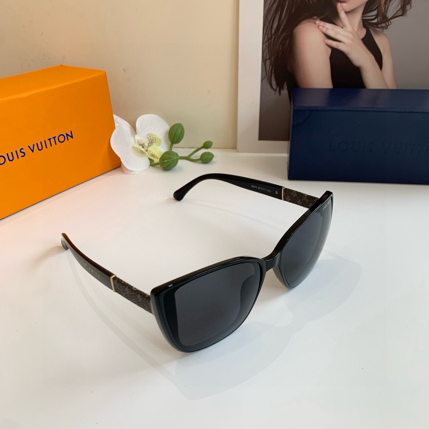 NO:770868,LV Louis Vuitton's new internet celebrity style sunglasses, large-frame curved sunglasses, fashionable, personalized and versatile trendy glasses!  A must-have artifact for traveling!  glasses, sunglasses, sunglasses, glasses, louis vuitton, louis vuitton19860909LV 路易威登 新款网红同款太阳镜 大框弧度墨镜 时尚个性百搭潮流眼镜！出游必备神器！眼镜墨镜太阳镜,眼镜,louis vuitton,louis vuitton,glasses