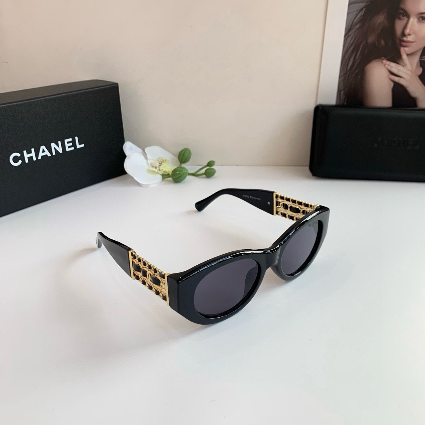 NO:742430,CHANEL Chanel metal logo sunglasses, European and American fashionable square frame high-end anti-UV sunglasses, travel and driving sunglasses!  glasses, sunglasses, sunglasses, glasses, chanel, chanel19860909CHANEL 香奈儿 金属logo墨镜 欧美时尚方框高端防紫外线太阳镜 出行驾驶遮阳眼镜！眼镜墨镜太阳镜,眼镜,chanel,chanel,glasses