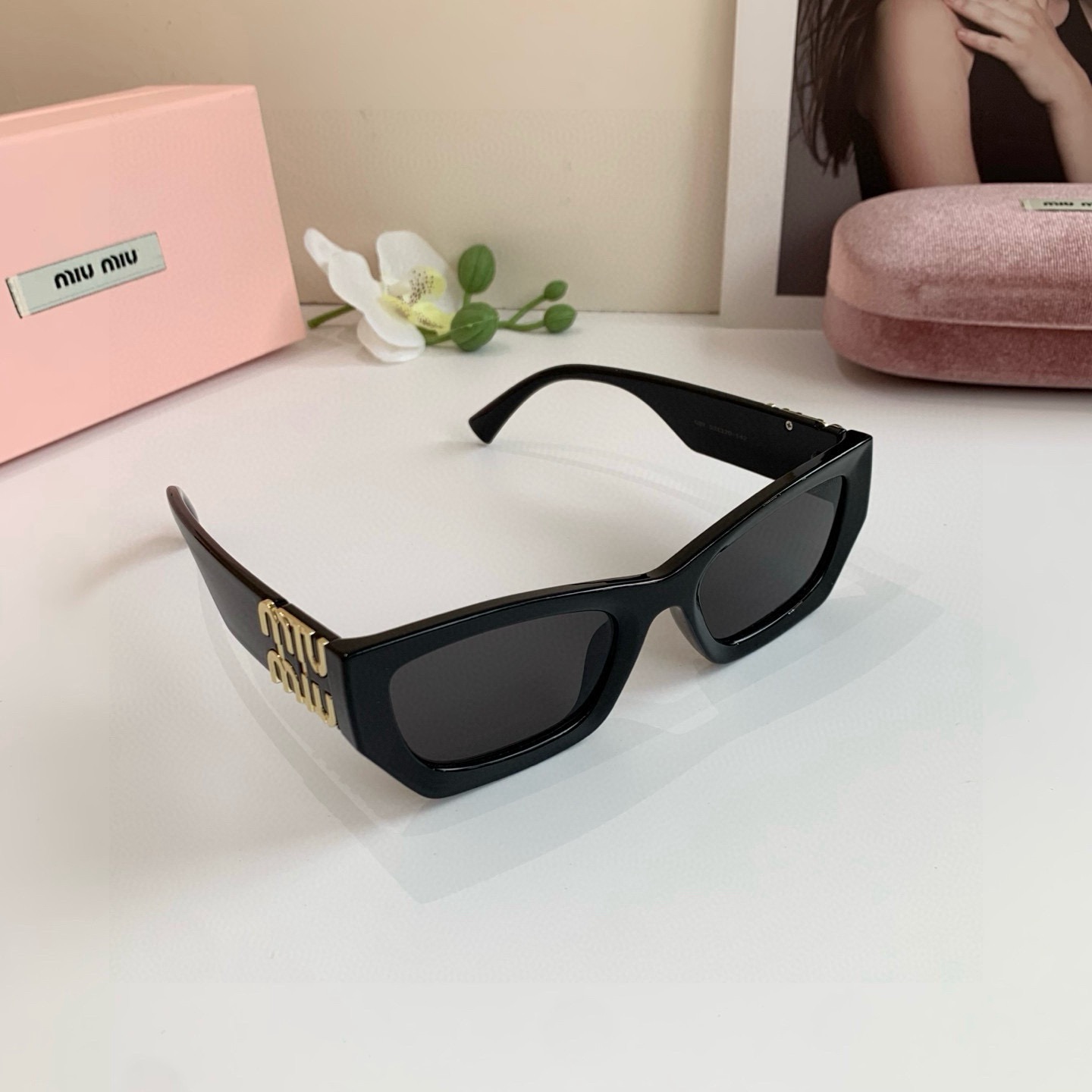 NO:742393,MIUMIU new fashion sunglasses, high-end sun protection square frame glasses, sunshade fashionable sunglasses, slim street style ins style glasses, sunglasses, glasses, miumiu19860909缪缪MIUMIU 新款时尚太阳镜 高级感防晒方框眼镜 遮阳时尚墨镜 显瘦街拍ins风眼镜墨镜太阳镜,眼镜,miumiu,glasses