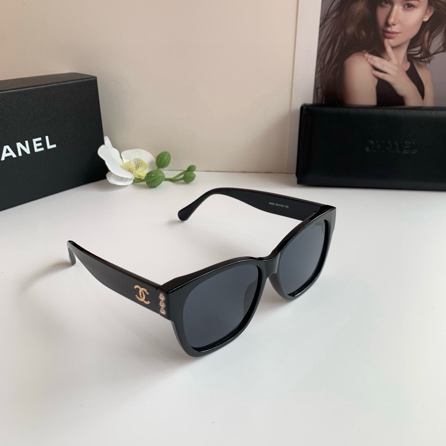 NO:742436,CHANEL Chanel's new classic large square sunglasses, the same sunshade sunglasses for many celebrities!  Travel driving glasses!  glasses, sunglasses, sunglasses, glasses, chanel, chanel19860909CHANEL香奈儿经典新款大方框墨镜,众多明星同款遮阳太阳镜 ！出行驾驶眼镜！眼镜墨镜太阳镜,眼镜,chanel,chanel,glasses