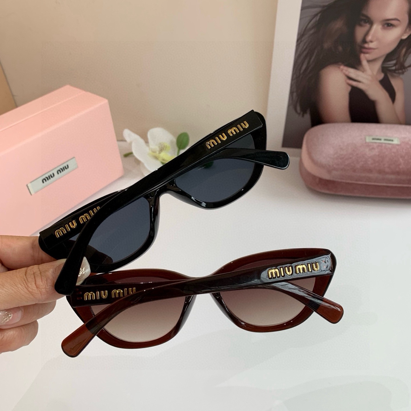 NO:742454,MIUMIU Miu Miu's new cat-eye frame sunglasses, travel and driving sunglasses, the same sun visor for many celebrities!  glasses, sunglasses, sunglasses, glasses, miumiu19860909MIUMIU缪缪 新款猫眼框太阳眼镜 出行驾驶墨镜 众多明星同款遮阳镜！眼镜墨镜太阳镜,眼镜,miumiu,glasses