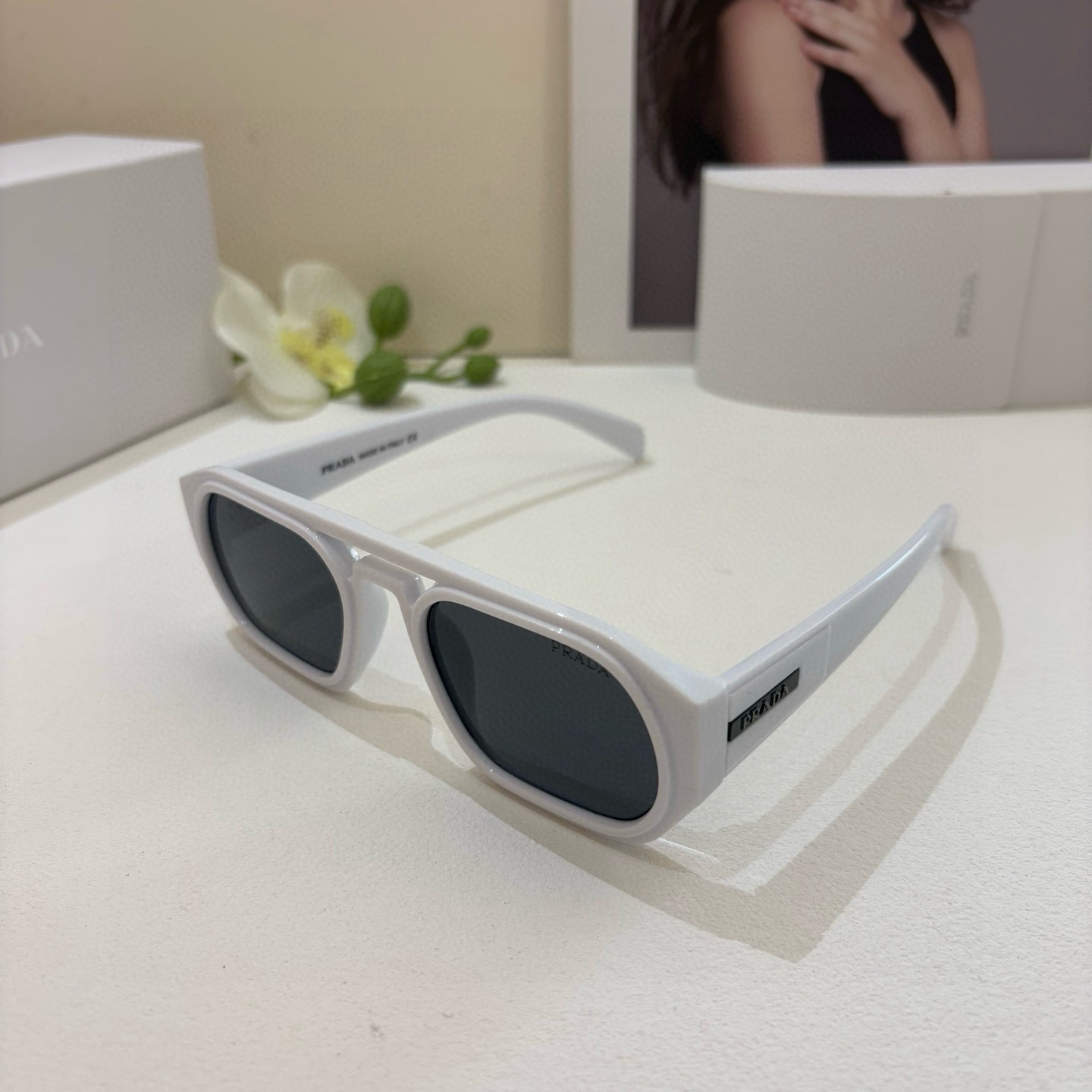 NO:742475,PRADA Prada European and American stars' same style casual square sunglasses, UV protection sunglasses, high-end retro ins style glasses, sunglasses, sunglasses, glasses, prada, prada19860909PRADA普拉达 欧美明星同款休闲方形太阳镜 防紫外线遮阳墨镜 高级感复古ins风眼镜眼镜墨镜太阳镜,眼镜,prada,prada,glasses