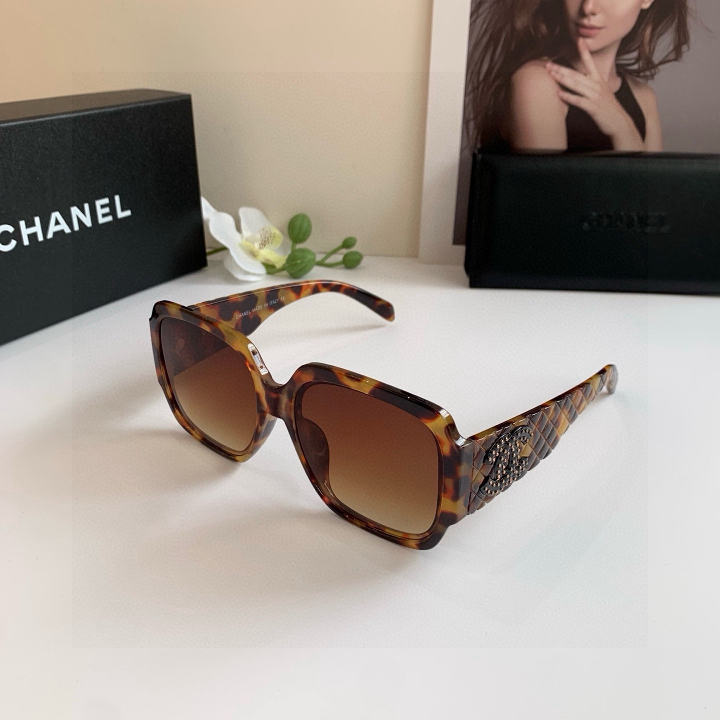 Chanel Квадратные солнцезащитные очки