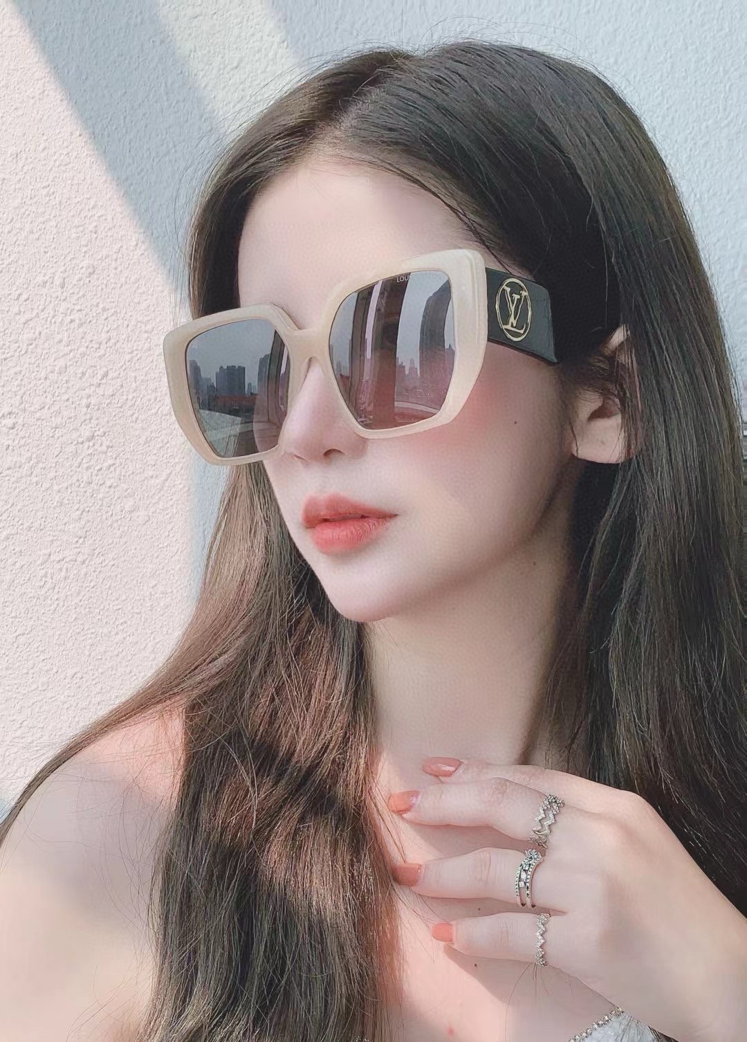 NO:896957,LV Louis Vuitton fashionable men's and women's square sunglasses, same style sunglasses as Internet celebrities, versatile and trendy glasses!  Essential sunglasses, sunglasses, sunglasses, glasses, louis vuitton, louis vuitton19860909LV 路易威登 时尚潮流男女方框墨镜 网红同款太阳镜 百搭潮流眼镜！出游必备遮阳镜眼镜墨镜太阳镜,眼镜,louis vuitton,louis vuitton,glasses