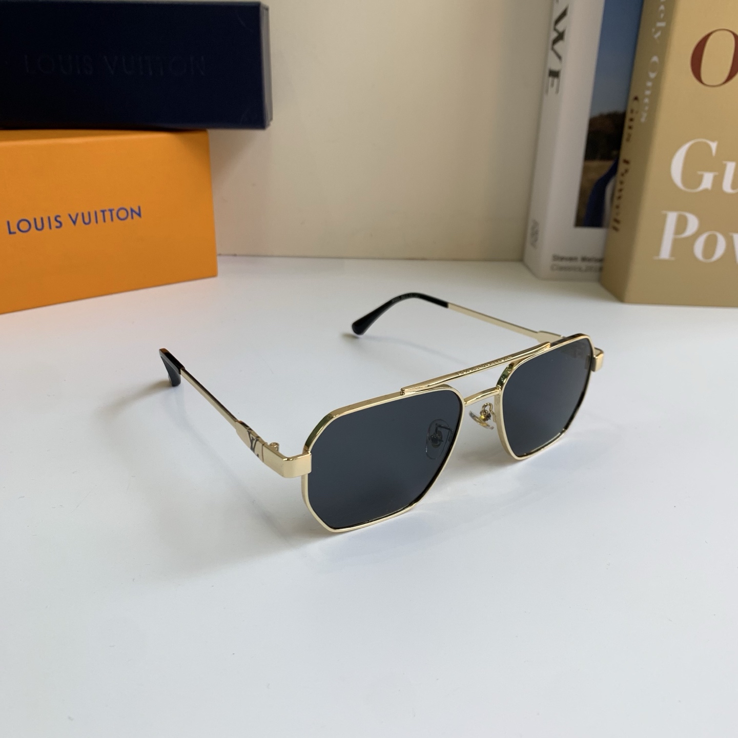 NO:866667,LV Louis Vuitton Internet celebrity style sunglasses, metal square frame glasses, fashionable and versatile trendy sunglasses!  A must-have artifact for traveling!  glasses, sunglasses, sunglasses, glasses, louis vuitton, louis vuitton19860909LV 路易威登 网红同款太阳镜 金属方框眼镜 时尚个性百搭潮流墨镜！出游必备神器！眼镜墨镜太阳镜,眼镜,louis vuitton,louis vuitton,glasses