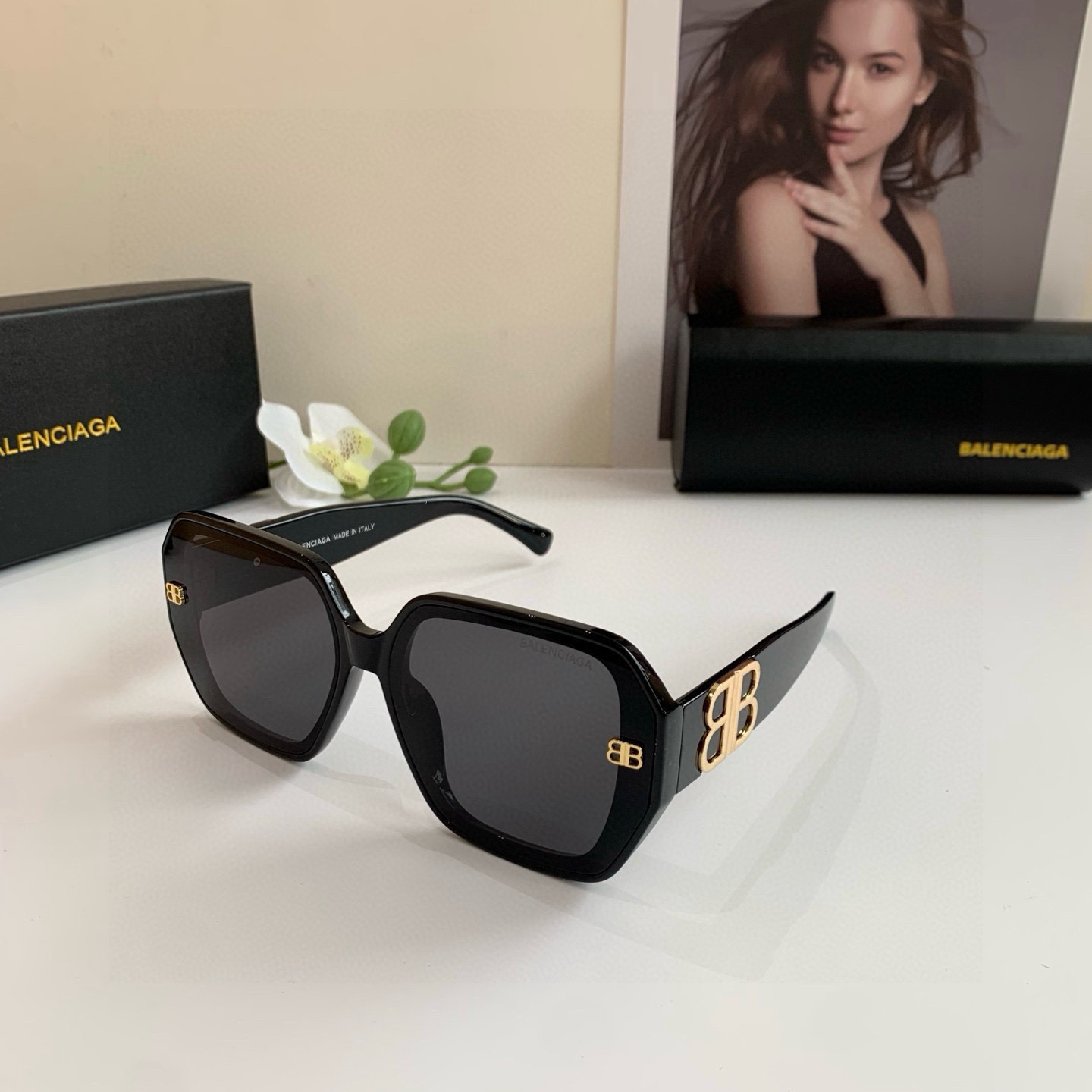 Солнцезащитные очки Balenciaga квадратной формы
