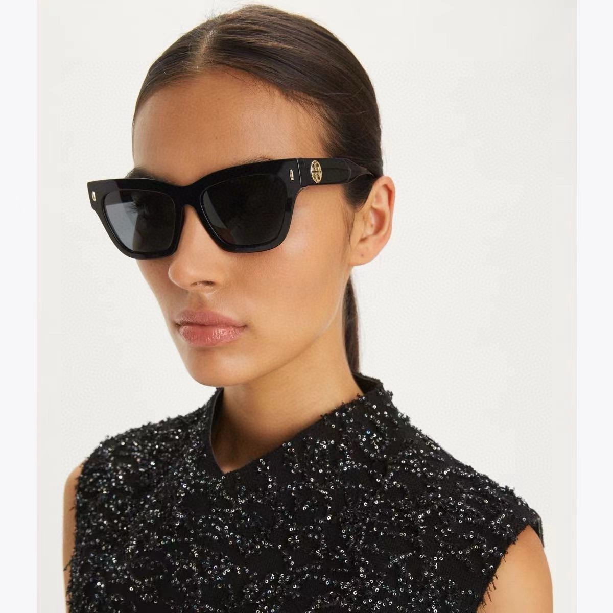 NO:949407,TORY BURCH Tony Burch sun protection square sunglasses, new fashionable sunshade glasses, super flattering and versatile!  glasses, sunglasses, sunglasses, glasses, burberry19860909TORY BURCH 托尼伯奇防晒方框太阳镜,新款时尚遮阳眼镜,超显脸型百搭款！眼镜墨镜太阳镜,眼镜,burberry,glasses