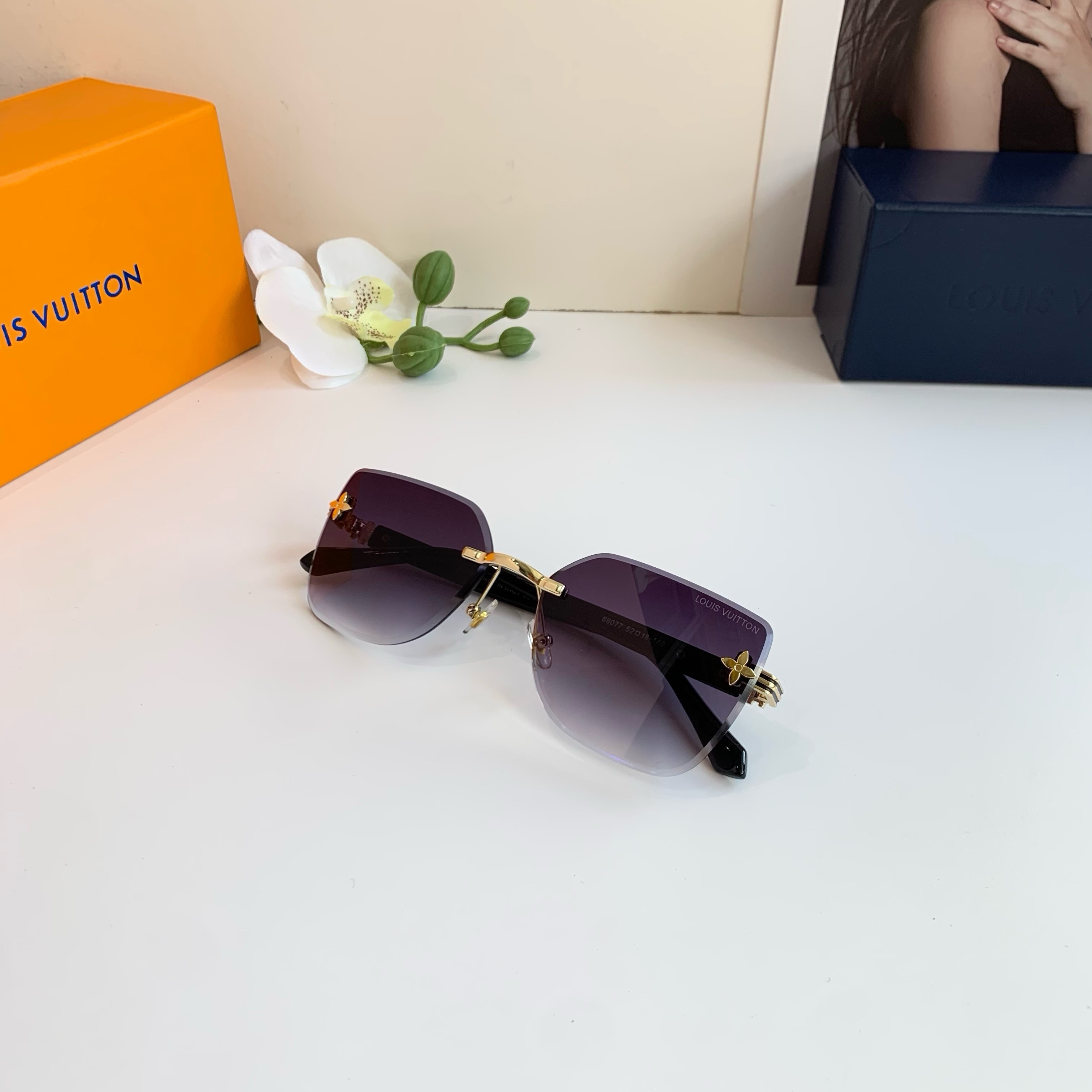NO:949456,LV Louis Vuitton classic visor sunglasses, the same frameless sunglasses as the Internet celebrity, fashionable, versatile and trendy sunglasses!  glasses, sunglasses, sunglasses, glasses, louis vuitton, louis vuitton19860909LV路易威登 经典遮阳墨镜 网红同款无镜框太阳镜 时尚个性百搭潮流太阳眼镜！眼镜墨镜太阳镜,眼镜,louis vuitton,louis vuitton,glasses