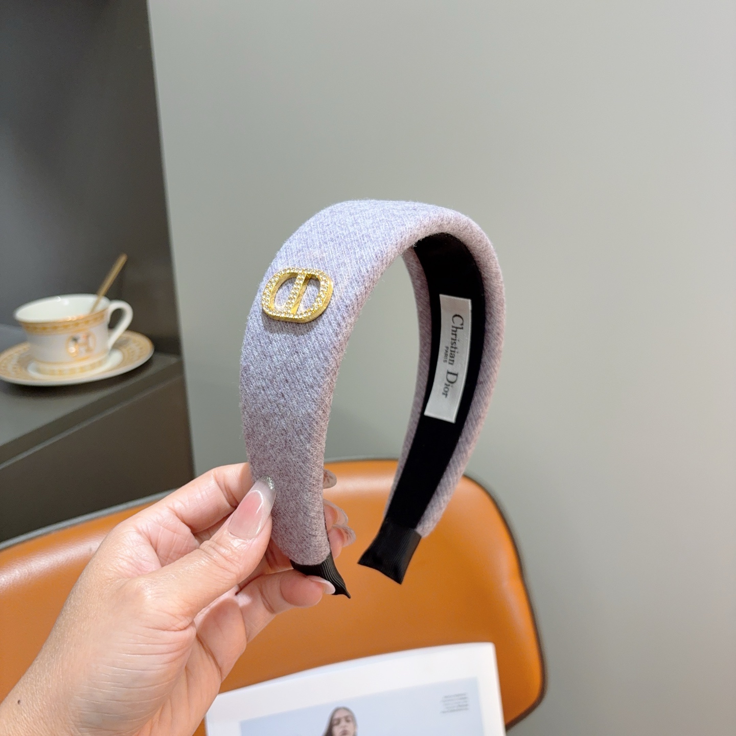 NO:895233,Comes with packaging Dior (Dior) classic new D letter headband, counter quality, let your charm bloom, fresh ladylike style makes fashion easier. Hairpins, hairpins, dior, dior, hairpins19860909配包装 Dior（迪奥） 经典新款D字母发箍,专柜品质 让你的魅力绽放 清新淑女范让时尚更简单.发夹,发夹,dior,dior,hairpins,accessory
