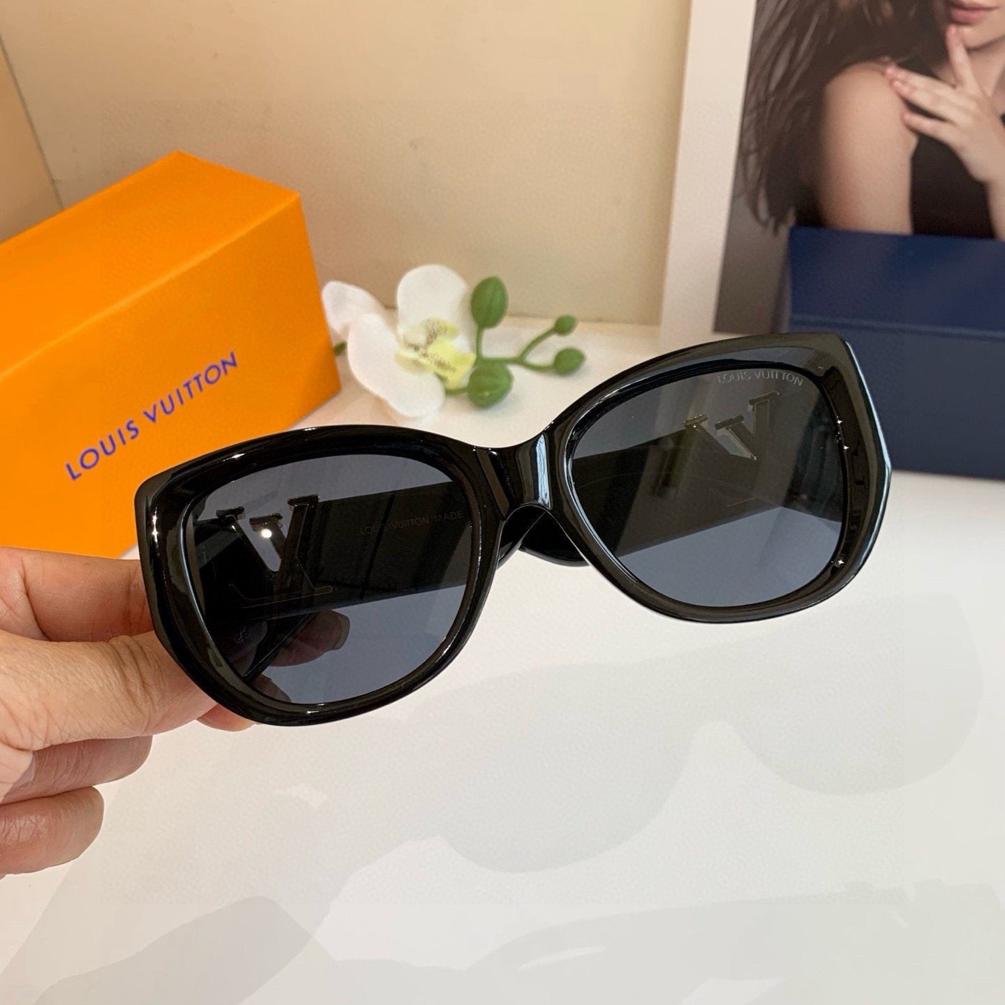 NO:953173,LV Louis Vuitton 2025 new sunglasses, sunshade, large frame, fashionable, personalized and versatile trendy glasses!  Comfortable to wear, essential for traveling and driving. Glasses, sunglasses, sunglasses, glasses, louis vuitton, louis vuitton19860909LV 路易威登 2025新款太阳镜 遮阳大框时尚个性百搭潮流眼镜！佩戴舒适 出行驾驶必备.眼镜墨镜太阳镜,眼镜,louis vuitton,louis vuitton,glasses