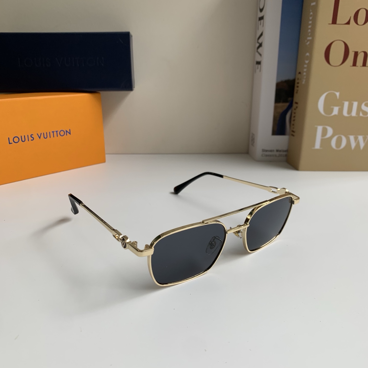 NO:865184,LV Louis Vuitton's new metal square frame men's and women's sunglasses, outdoor bright sunglasses, stylish, versatile and trendy glasses!  glasses, sunglasses, sunglasses, glasses, louis vuitton, louis vuitton19860909LV 路易威登 新款金属方框男女款墨镜 户外强光太阳镜 时尚个性百搭潮流眼镜！眼镜墨镜太阳镜,眼镜,louis vuitton,louis vuitton,glasses