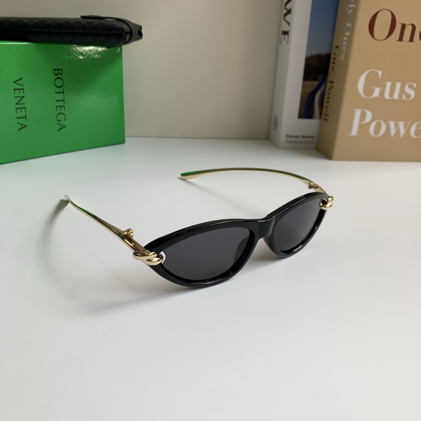 NO:926890,BOTTEGA VENETA 2026 new Bottega Veneta cat-eye sunglasses, fashionable and versatile glasses for men and women, light luxury and simple knotted temple sunglasses!  glasses sunglasses sunglasses,glasses,bottega veneta19860909BOTTEGA VENETA 2026新款宝缇嘉猫眼防晒太阳镜 男女时尚百搭眼镜 轻奢简约绳结镜腿墨镜！眼镜墨镜太阳镜,眼镜,bottega veneta,glasses