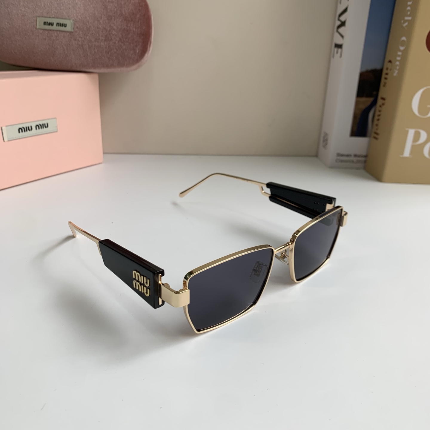 NO:885146,MIUMIU new sheet metal square frame glasses, huge and slim, suitable for girls with small faces, Korean sunglasses, sunglasses, sunglasses, glasses, miumiu19860909缪缪MIUMIU 新款板材金属方框眼镜 巨显瘦适合小脸型女生 韩系太阳眼镜眼镜墨镜太阳镜,眼镜,miumiu,glasses