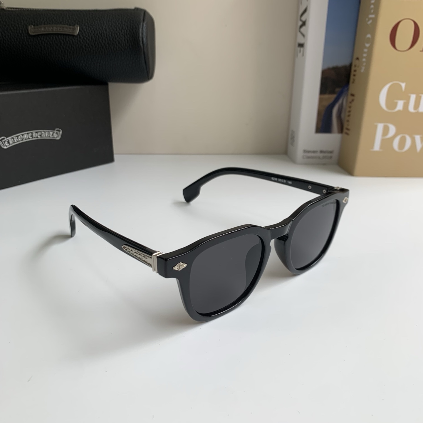 NO:770820,Kroxin's new Korean style square-frame sunglasses, fashionable and versatile sunglasses for men and women, light luxury, simple and popular Internet celebrity glasses!  Glasses, sunglasses, sunglasses, glasses, chrome hearts19860909克罗心 新款韩版方框太阳镜 男女时尚百搭墨镜轻奢简约网红爆款眼镜！眼镜墨镜太阳镜,眼镜,chrome hearts,glasses