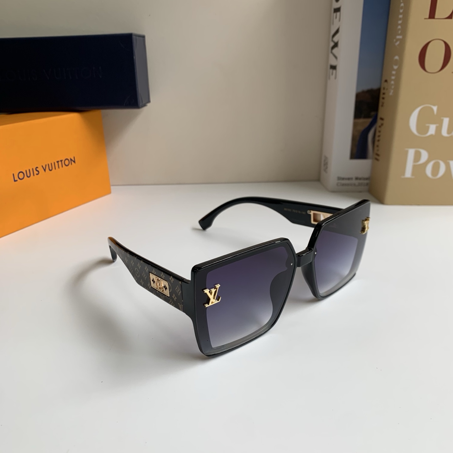 NO:826787,LV Louis Vuitton Korean style sunglasses, the same style as the internet celebrity, square frame fashionable personality and versatile trendy glasses!  A must-have artifact for traveling!  glasses, sunglasses, sunglasses, glasses, louis vuitton, louis vuitton19860909LV 路易威登 韩版墨镜网红同款太阳镜 方框时尚个性百搭潮流眼镜！出游必备神器！眼镜墨镜太阳镜,眼镜,louis vuitton,louis vuitton,glasses