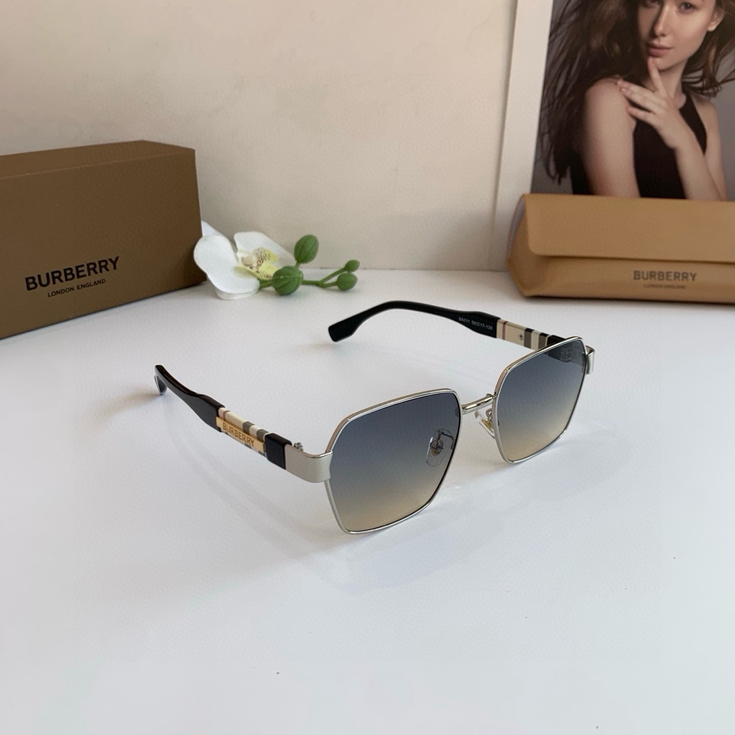 NO:865354,BURBERRY Classic luxury fashion metal square sunglasses, extraordinary temperament, trendy travel driving sunglasses, sunglasses, sunglasses, glasses, burberry, burberry19860909BURBERRY巴宝莉 经典款奢华时尚金属方框太阳镜 气质非凡 潮流出行驾驶墨镜眼镜墨镜太阳镜,眼镜,burberry,burberry,glasses