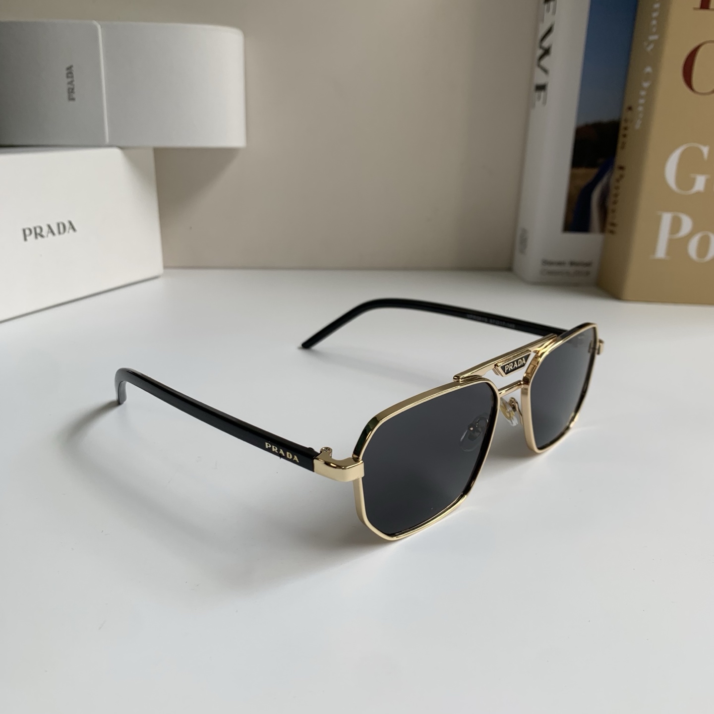 NO:885203,PRADA New metal frame men's and women's sunglasses, fashionable sunshade sunglasses, travel and driving glasses!  glasses, sunglasses, sunglasses, glasses, prada, prada19860909PRADA 普拉达 新款金属框男女太阳镜 时尚潮流遮阳墨镜 旅游驾驶眼镜！眼镜墨镜太阳镜,眼镜,prada,prada,glasses