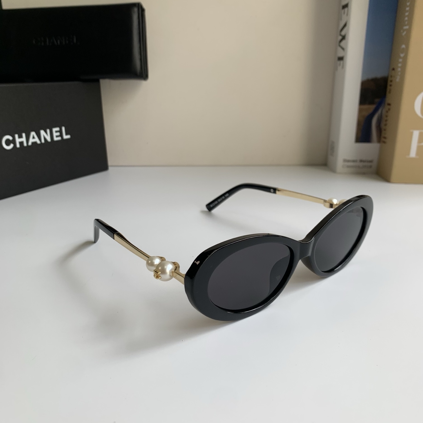 NO:926853,CHANEL Chanel Internet celebrity new pearl temple sunglasses European and American fashion square frame glasses travel sun protection UV sunglasses!  glasses, sunglasses, sunglasses, glasses, chanel, chanel19860909CHANEL 香奈儿网红新款珍珠镜腿太阳镜 欧美时尚方框眼镜 出行遮阳防紫外线墨镜！眼镜墨镜太阳镜,眼镜,chanel,chanel,glasses