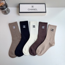 配包装(一盒5双) CHANEL 香奈儿新款长筒刺绣纯棉面料,专柜同步长筒袜子,💛大牌出街,潮人必备🔥超好搭配! 配包装(一盒5双) CHANEL 香奈儿新款长筒刺绣纯棉面料,专柜同步长筒袜子,💛大牌出街,潮人必备🔥超好搭配!