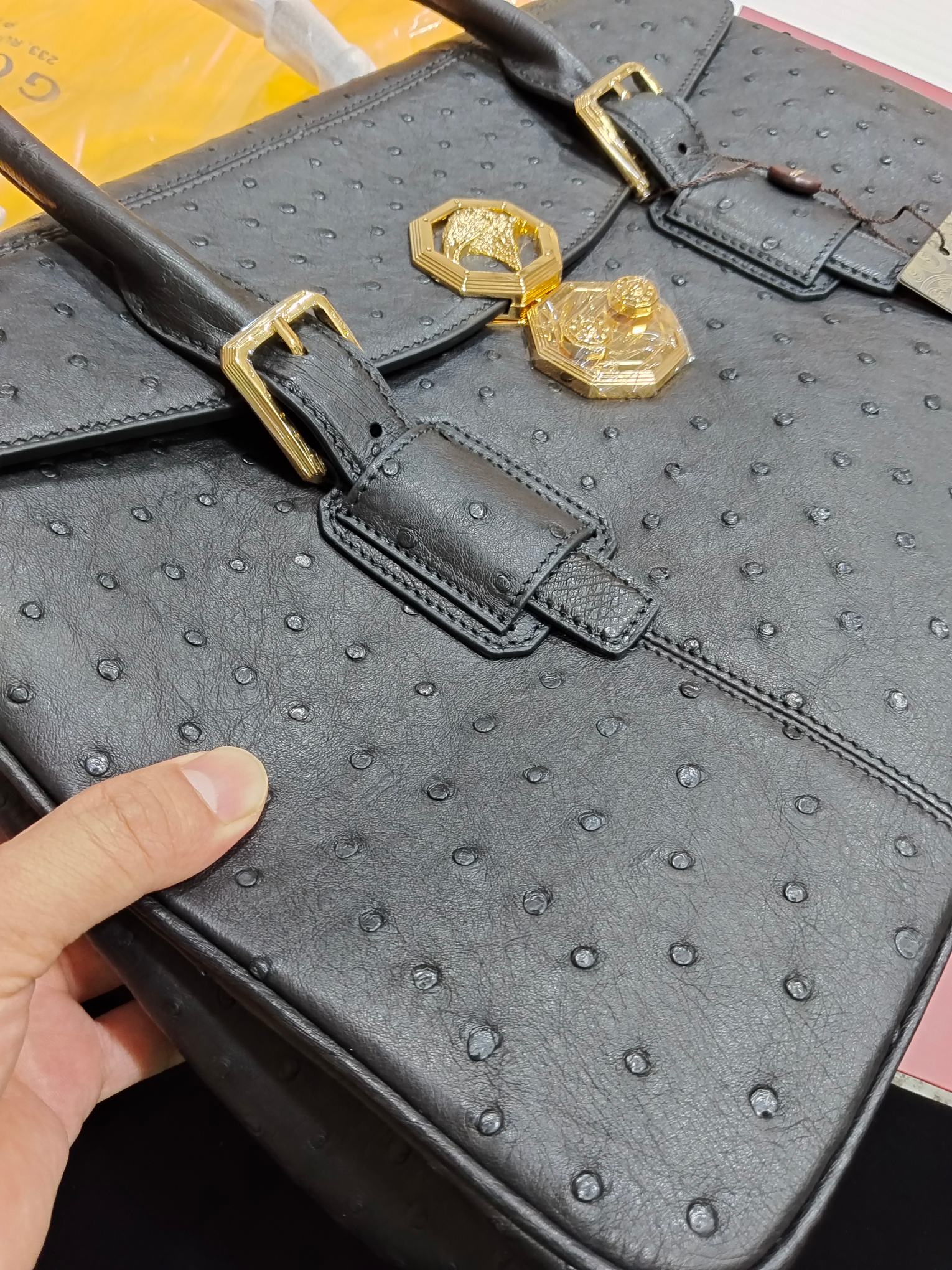 Hermès STEFANO Ricci, customer ordered eagle-headed ostrich casual briefcase on 39.27.10! 11 enters the instant delivery stage... Customer orders