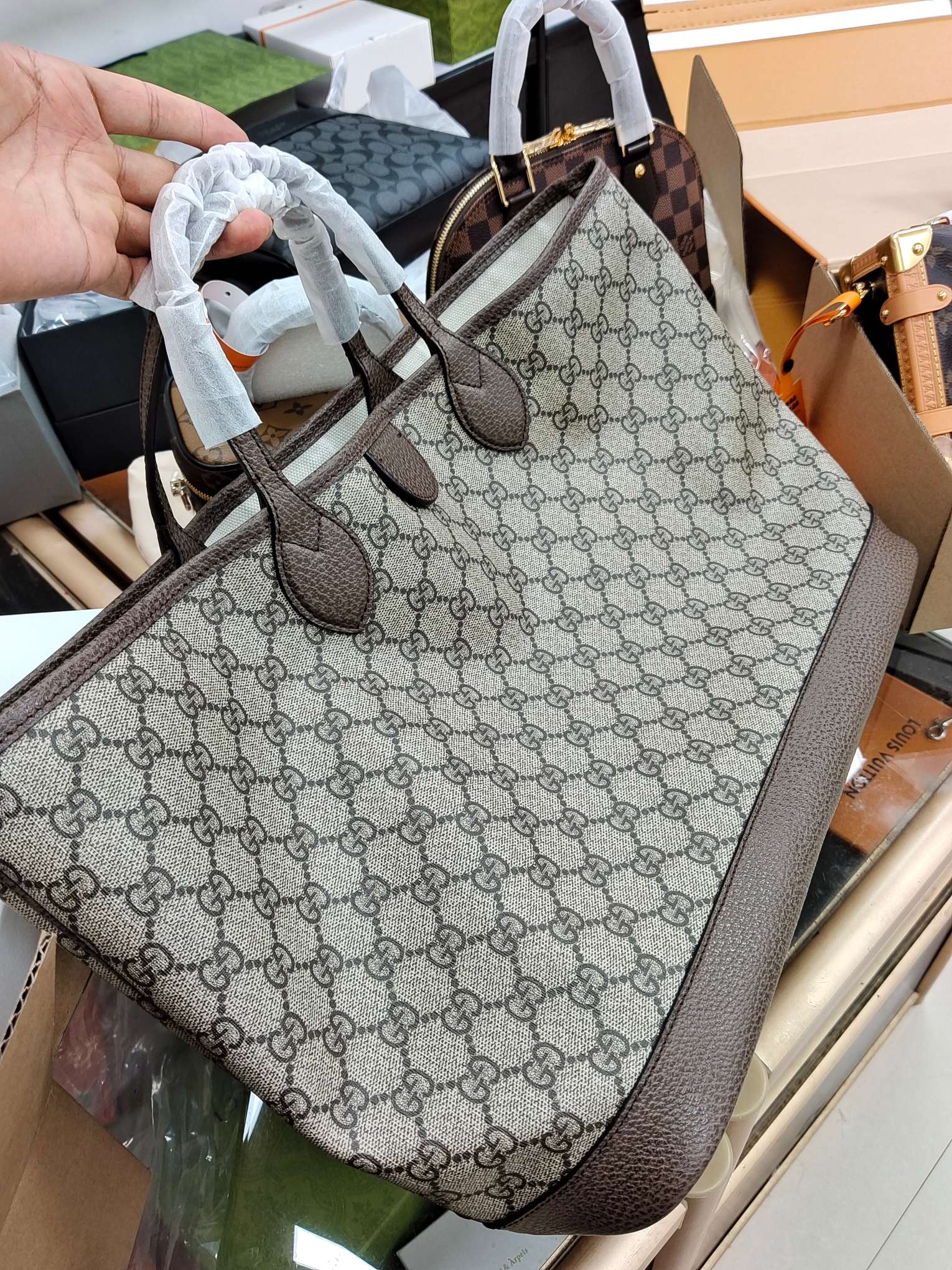 Continue to send out [23 new styles] GUCCI Ophidia double G logo old flower all-printed tote bag shopping bag handbag extremely light weight and