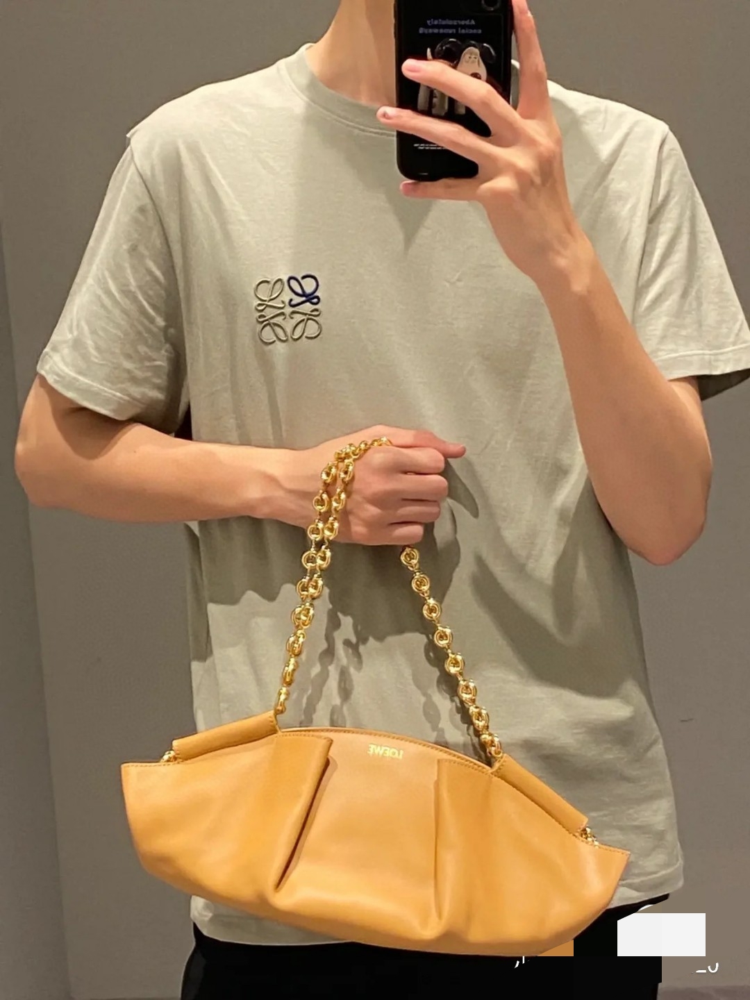 loewe's latest style Paseo walking bag, dumpling bag, corner bag is a breath of fresh air in the bag industry ~ Napa calfskin and frosted cowhide