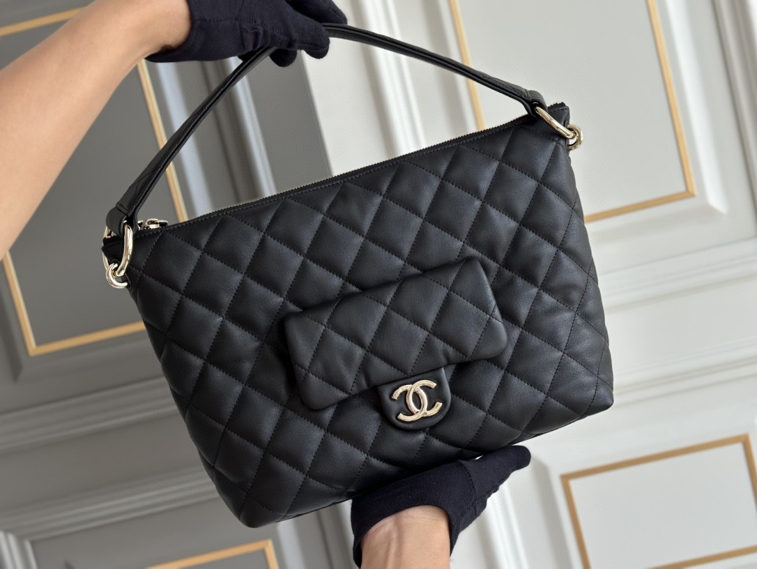 Chanel 23 new products23Barmpithobohippie bag