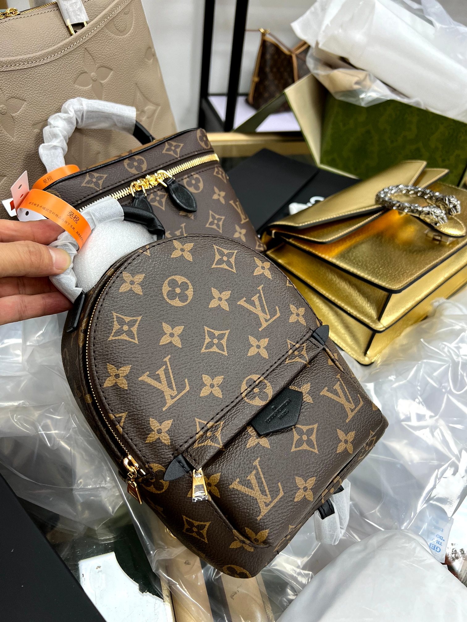 Louis Vuitton There are not many fashionable and good-looking bags, dont miss them every day
