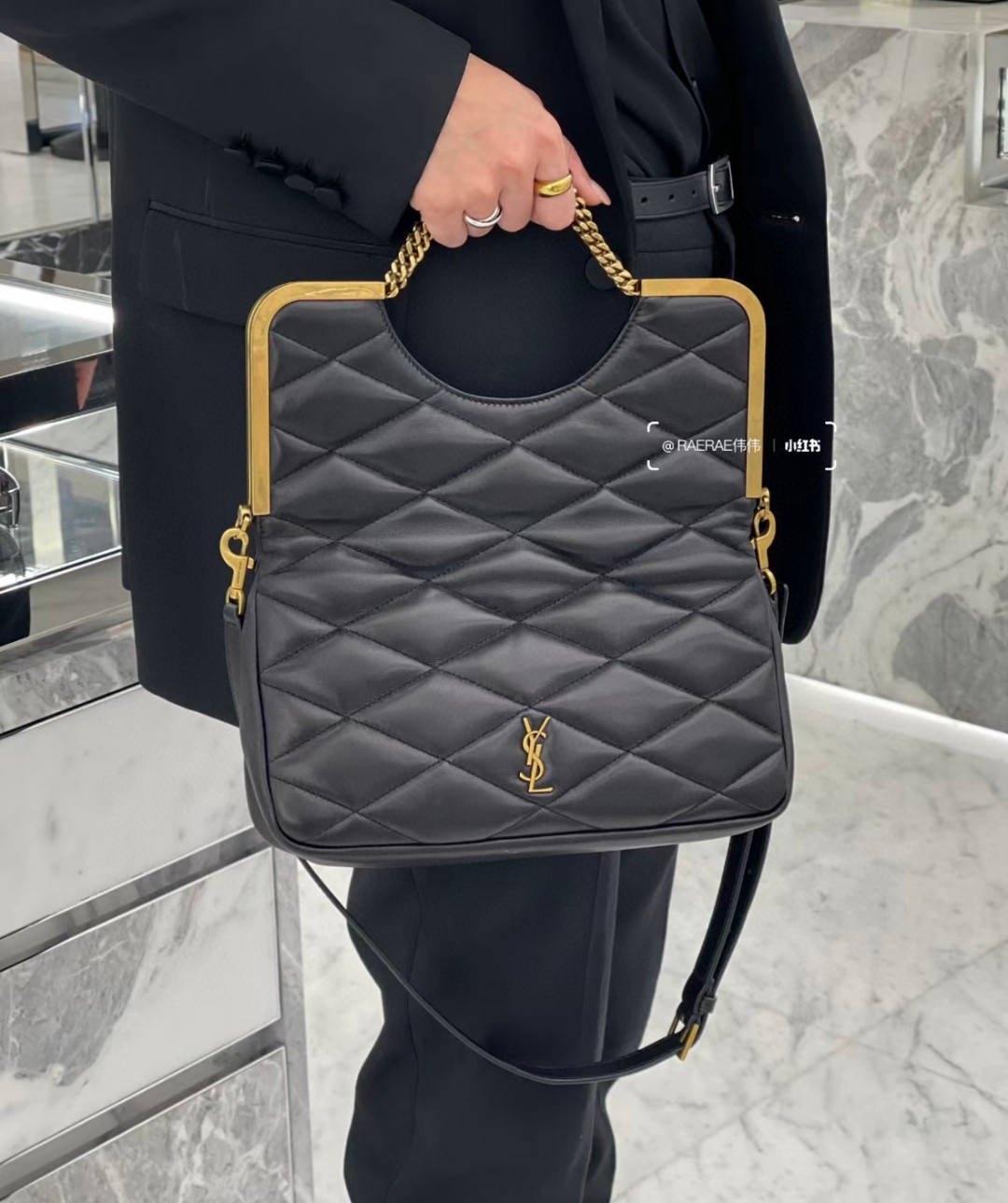 Saint Laurent Fashionable women can act clearly when shopping. YSL is low-key and high-end, and the more you look at it, the more attractive it b