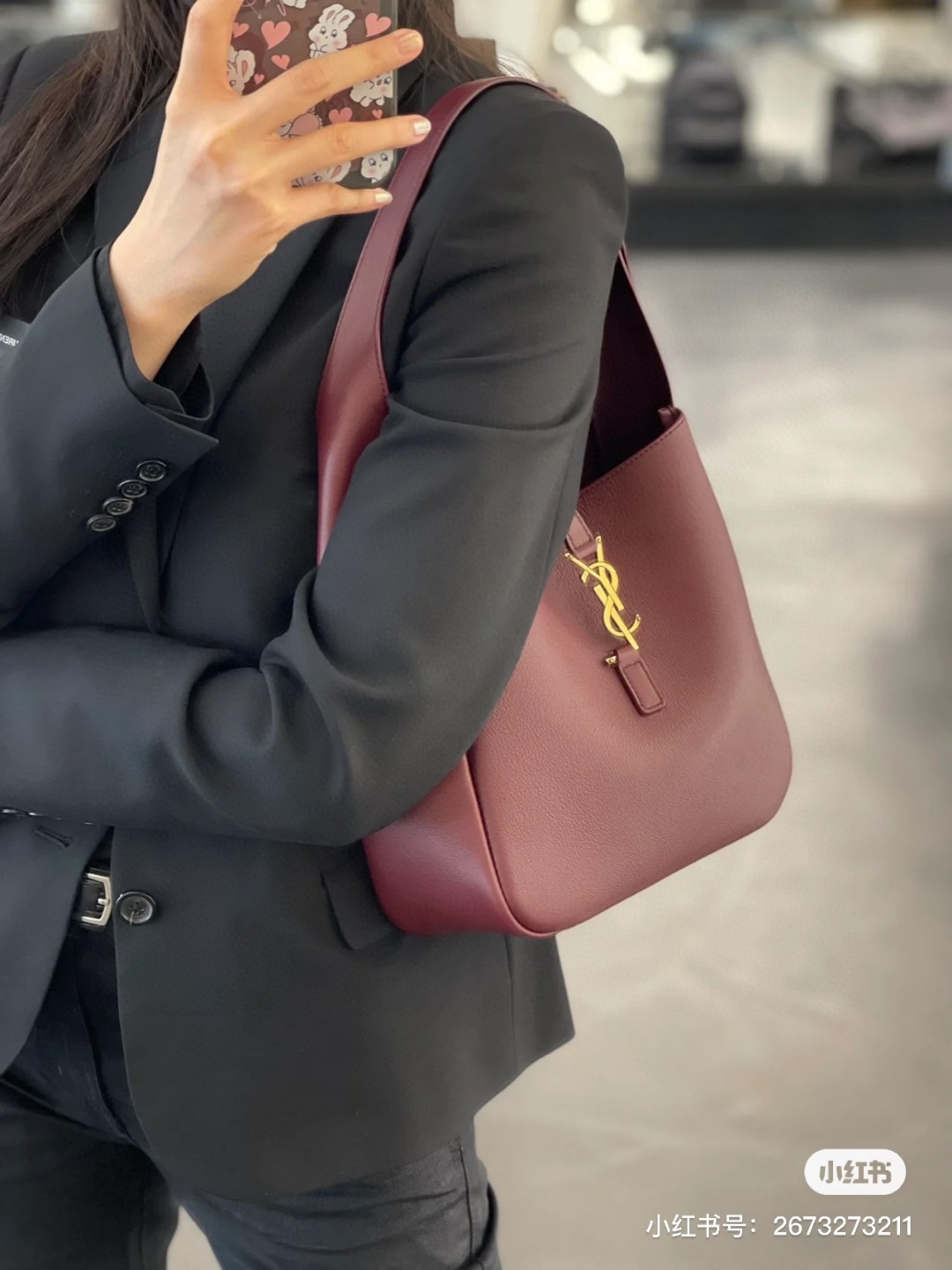 Saint Laurent The most popular red color that must be released every day Ysl first-layer cowhide Rose temperament army red, paired with cool-colo