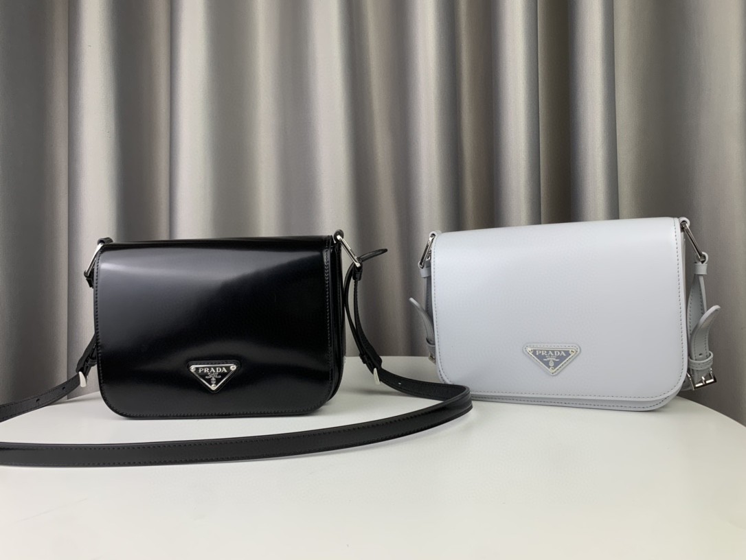 Prada counters new 308 shoulder series, made of imported open-edge beaded cowhide, matched with exquisite hardware, equipped with two interchange