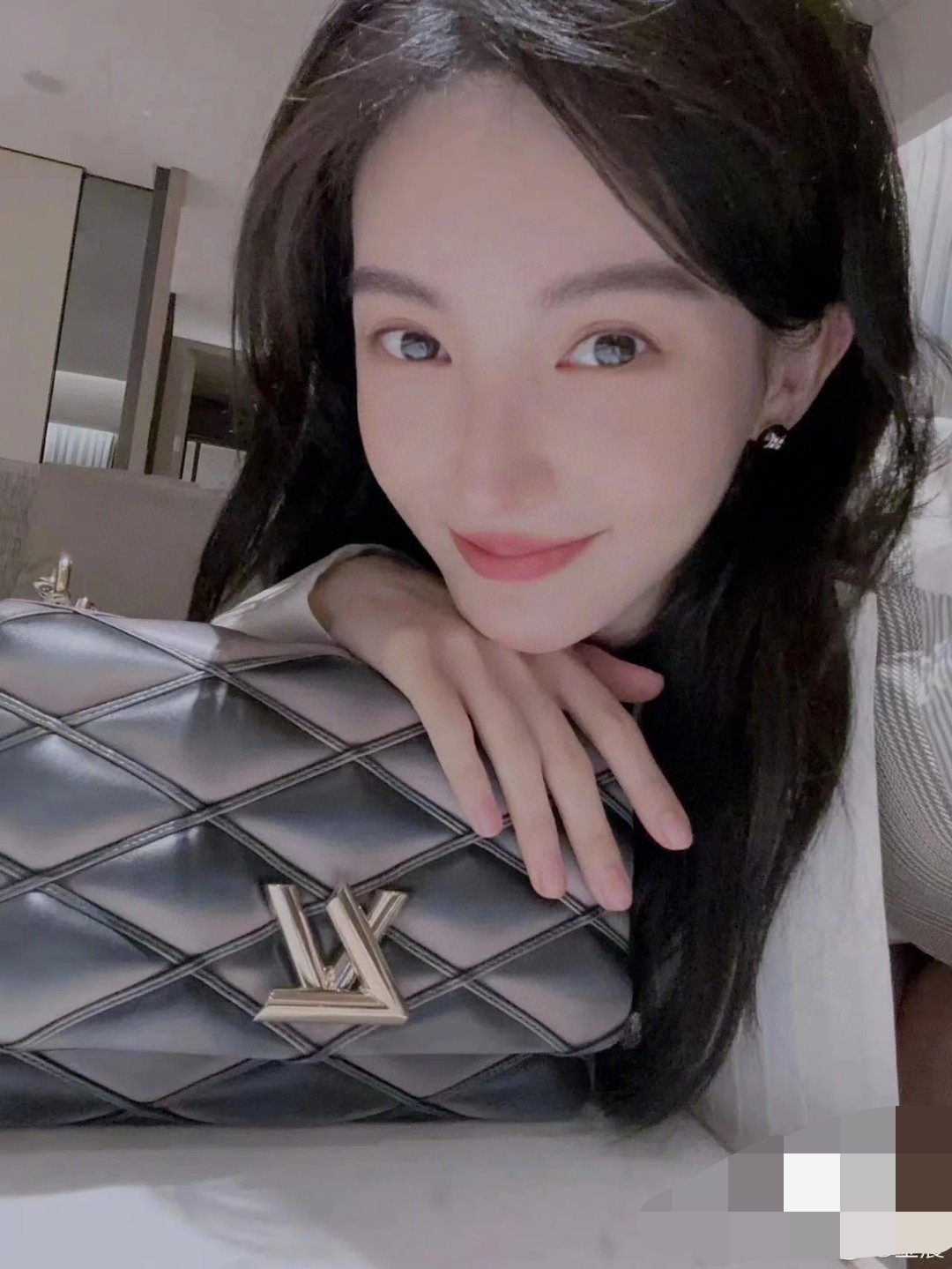 Louis Vuitton Officially selling GO-14 Twist medium size every day