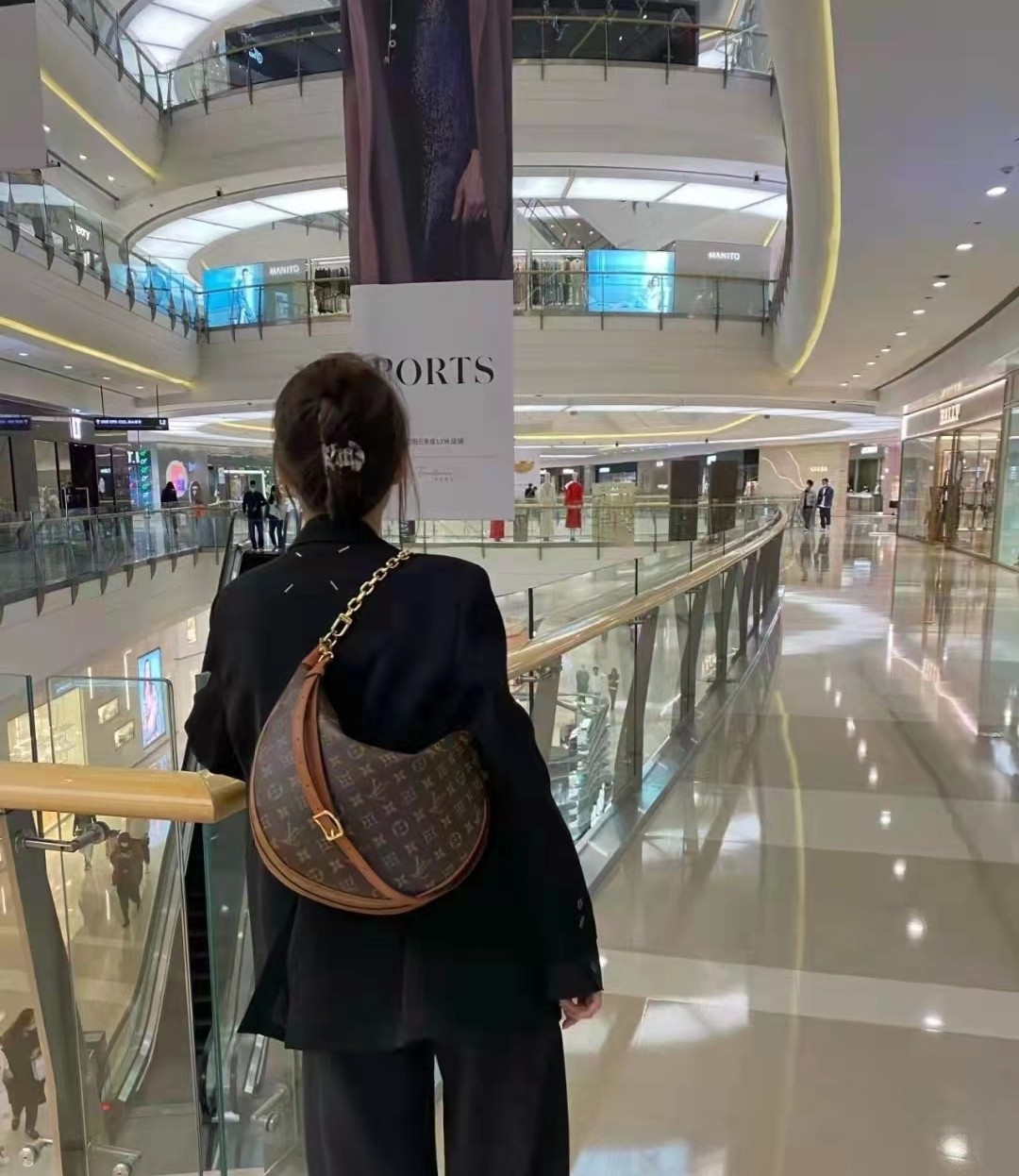 Louis Vuitton Exclusively shipped real shot M46311 presbyopia matching version, medieval old flower LOOP moon bag latest 2022 catwalk classic pre