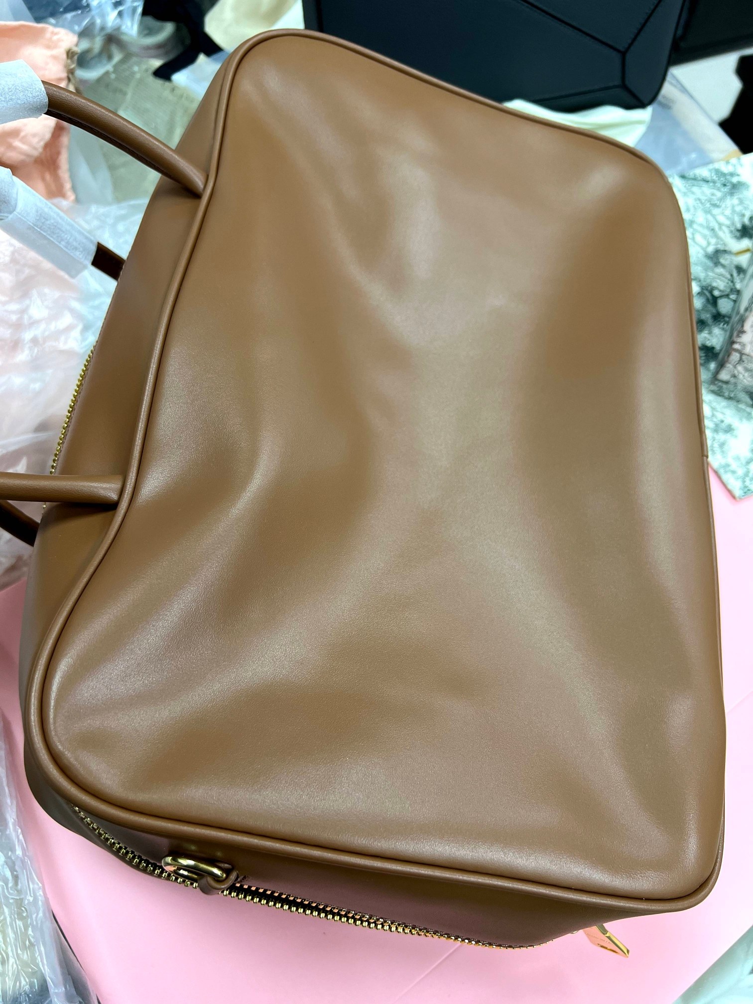 Miu Miu Irresistible beauty! Miumiu briefcase is too high-end