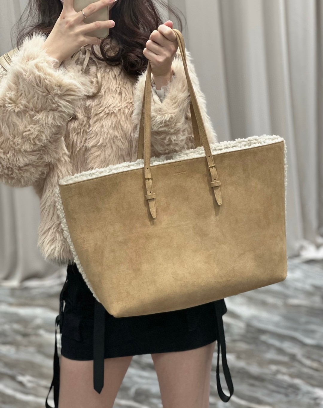 Saint Laurent ysl Shopping tote bag_Shopping bag lamb wool. The feeling of autumn and winter is coming~ The fur is all in one. It is warm. It is