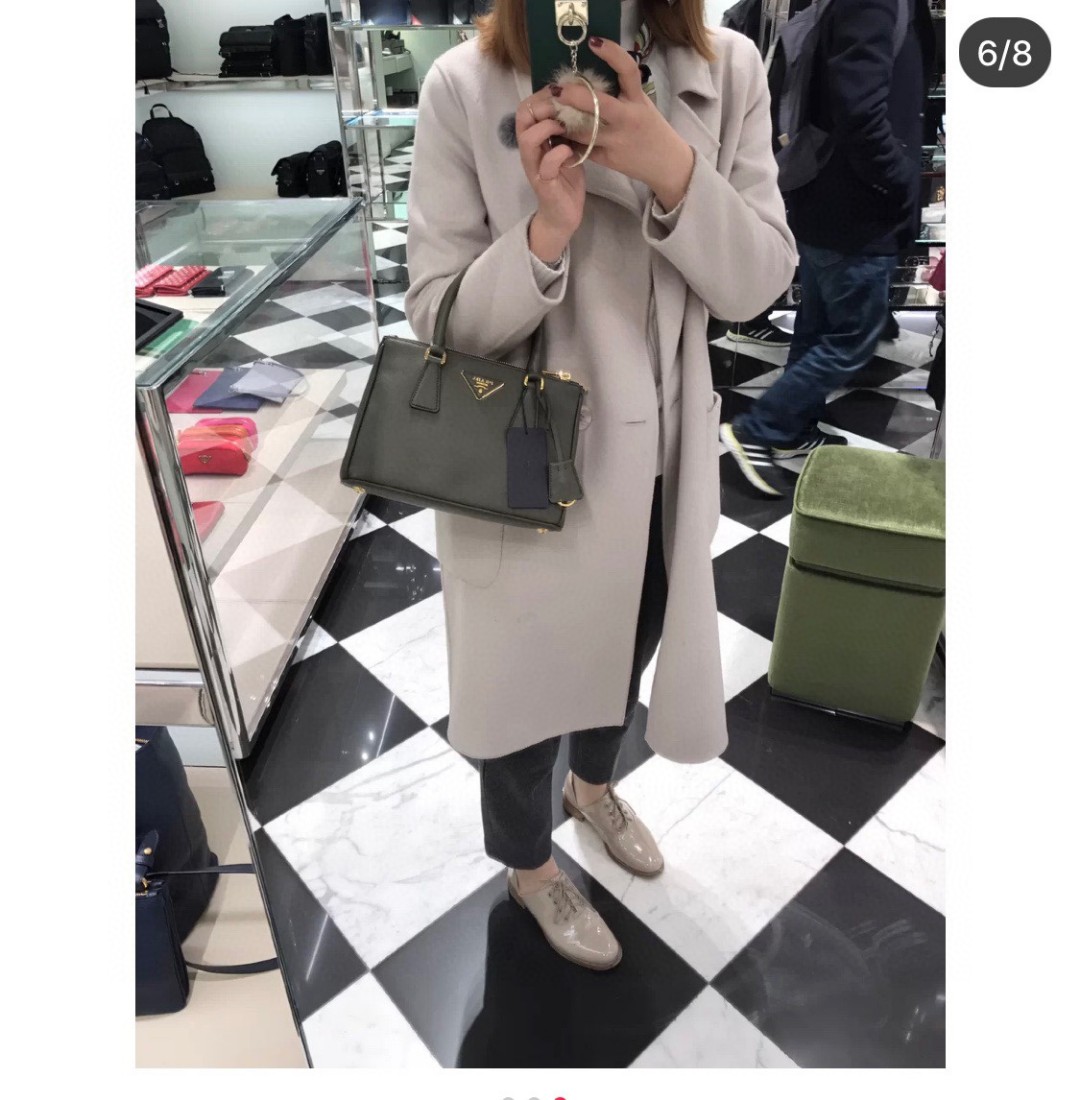 Comes with a complete set of Prada counter packaging. The new mini killer bag at Prada counters is officially on sale as 1BA906. This Galleria ha