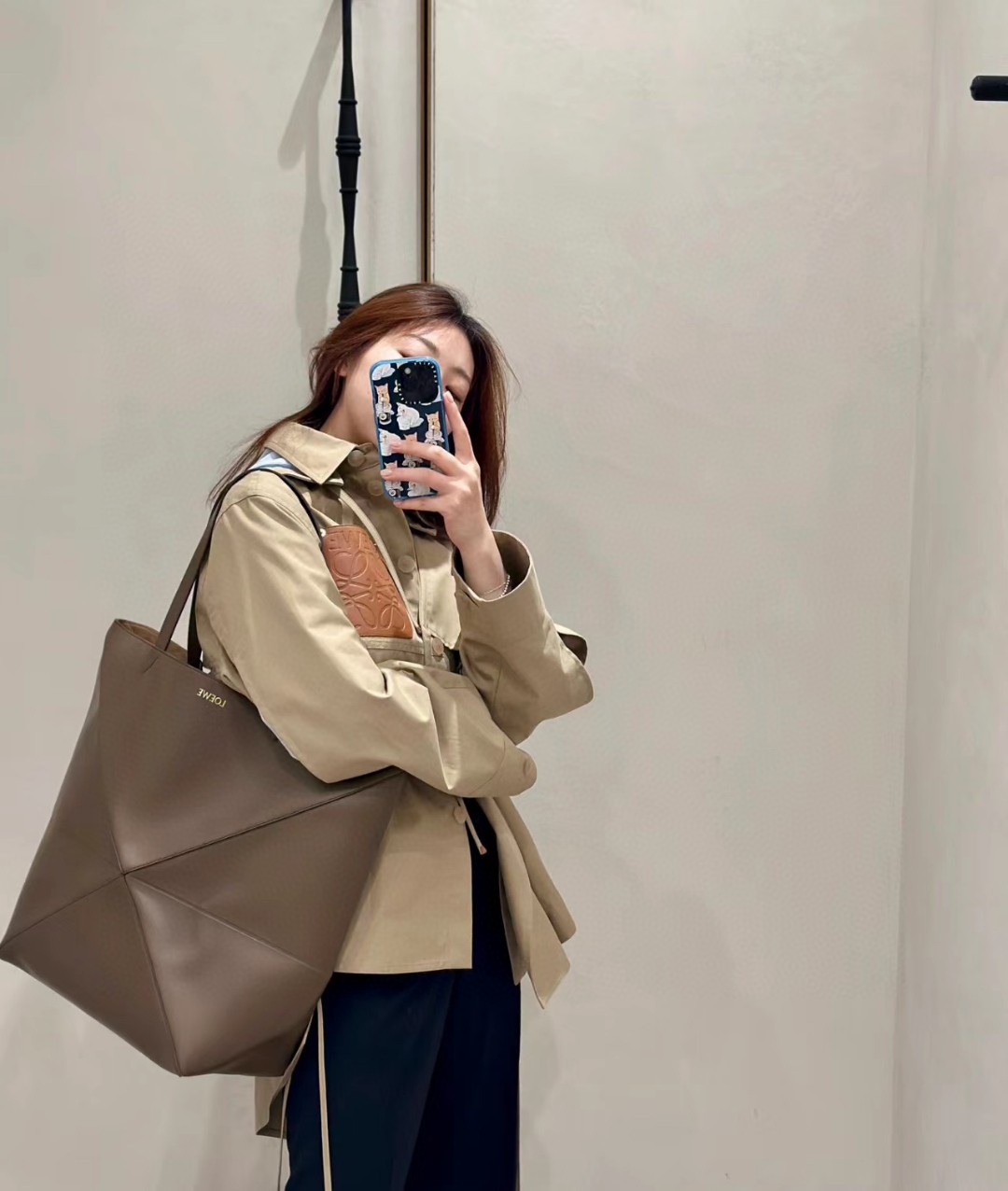 Loewe Loewe New Large glossy cowhide Puzzle Fold handbag Inspired by the geometric lines of the brand's classic handbag series, it is reinterpret